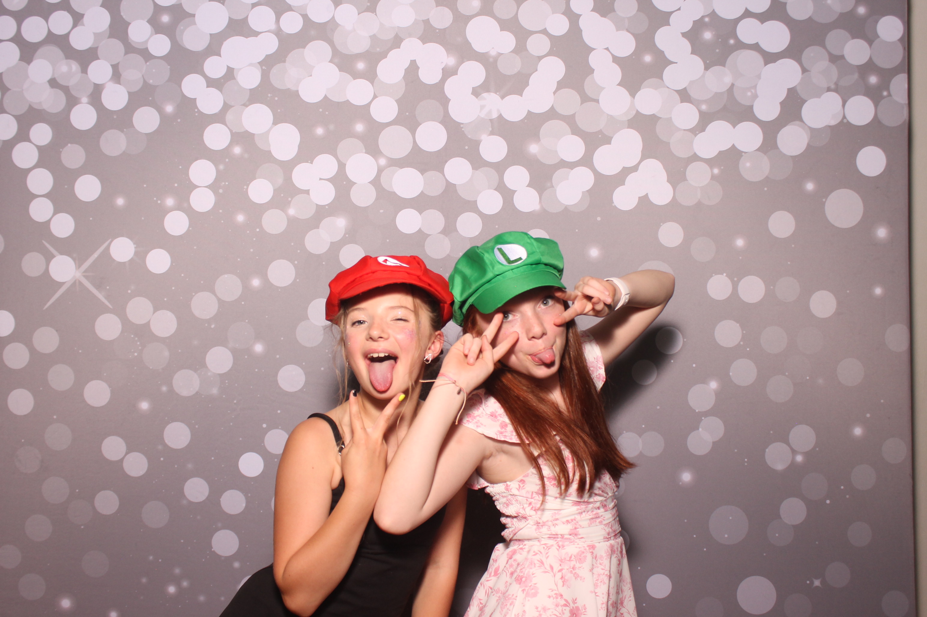 Mariemount Father Daughter Dance | View more photos from the event at gallery.photoboothcincy.com/u/PhotoBoothCincy/Mariemount-Father-Daughter-Dance-1