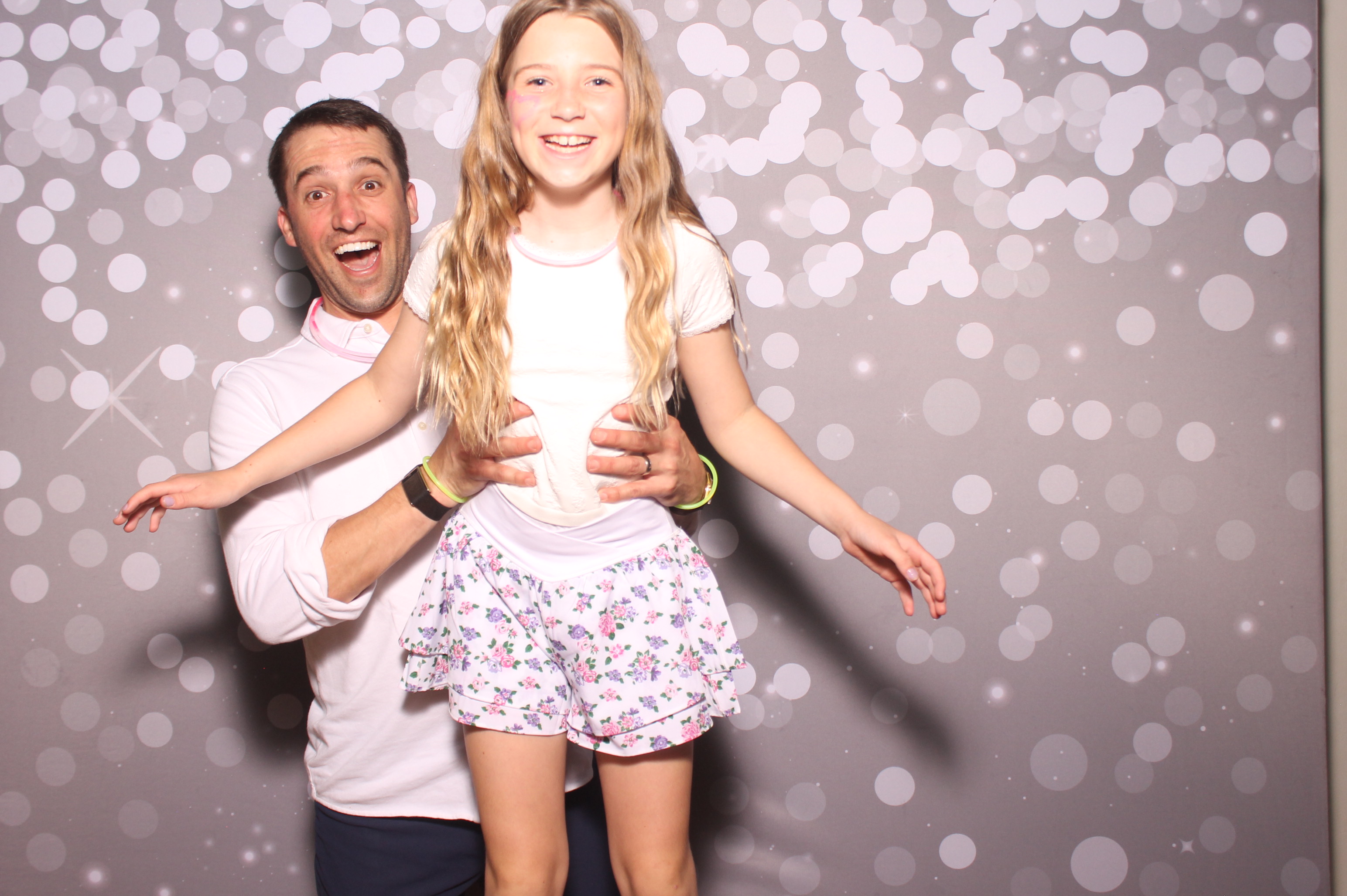 Mariemount Father Daughter Dance | View more photos from the event at gallery.photoboothcincy.com/u/PhotoBoothCincy/Mariemount-Father-Daughter-Dance-1