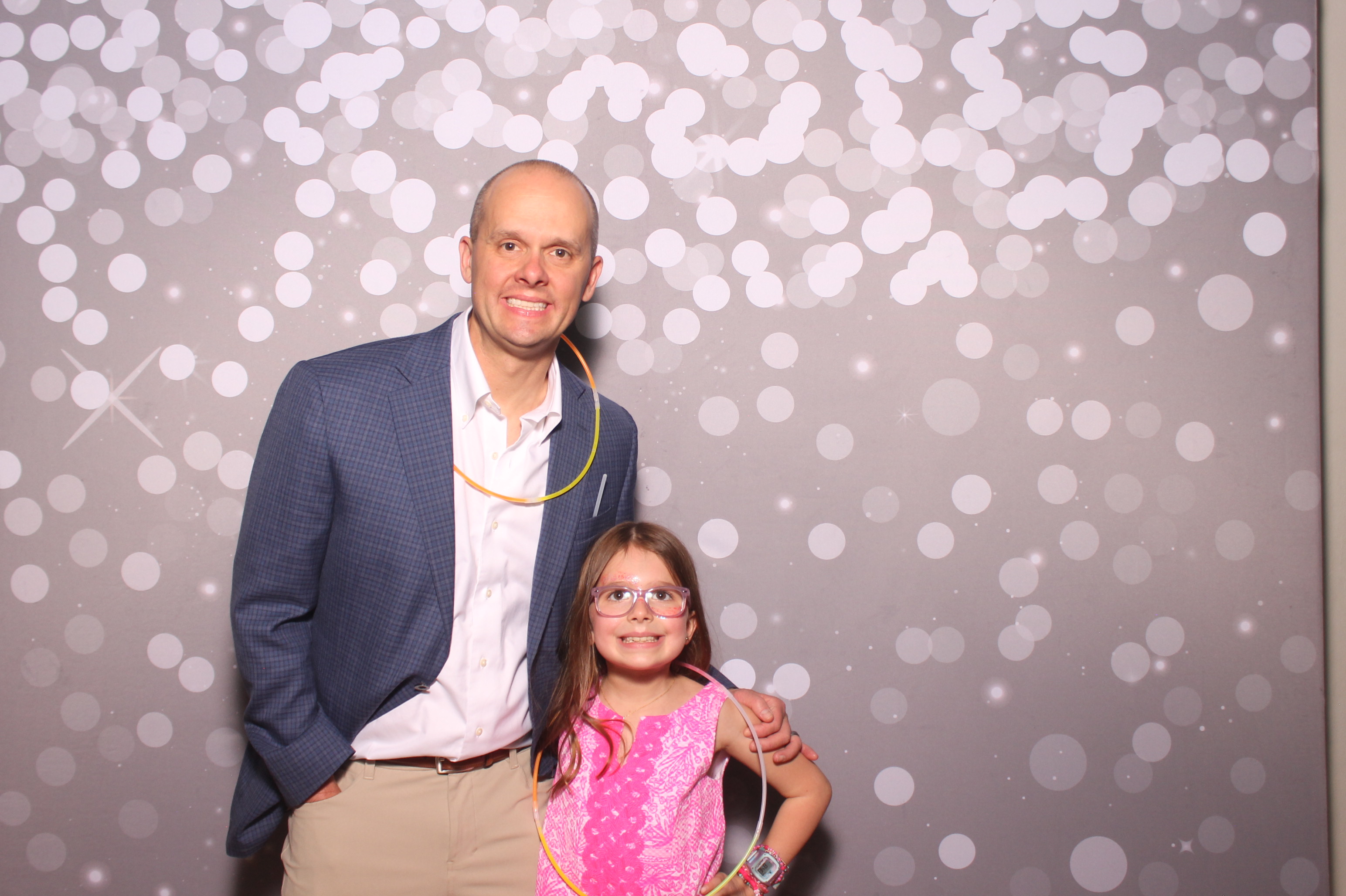 Mariemount Father Daughter Dance | View more photos from the event at gallery.photoboothcincy.com/u/PhotoBoothCincy/Mariemount-Father-Daughter-Dance-1