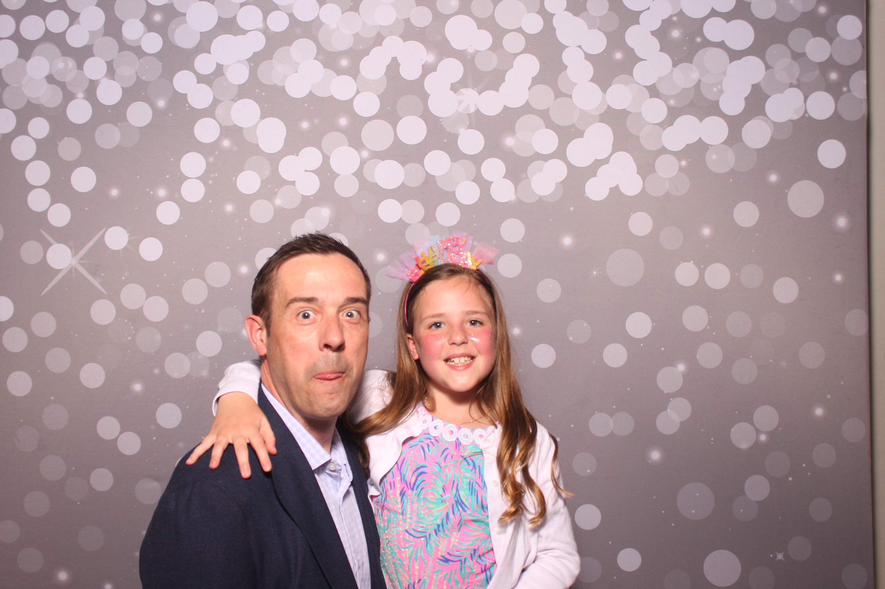 Mariemount Father Daughter Dance | View more photos from the event at gallery.photoboothcincy.com/u/PhotoBoothCincy/Mariemount-Father-Daughter-Dance-1