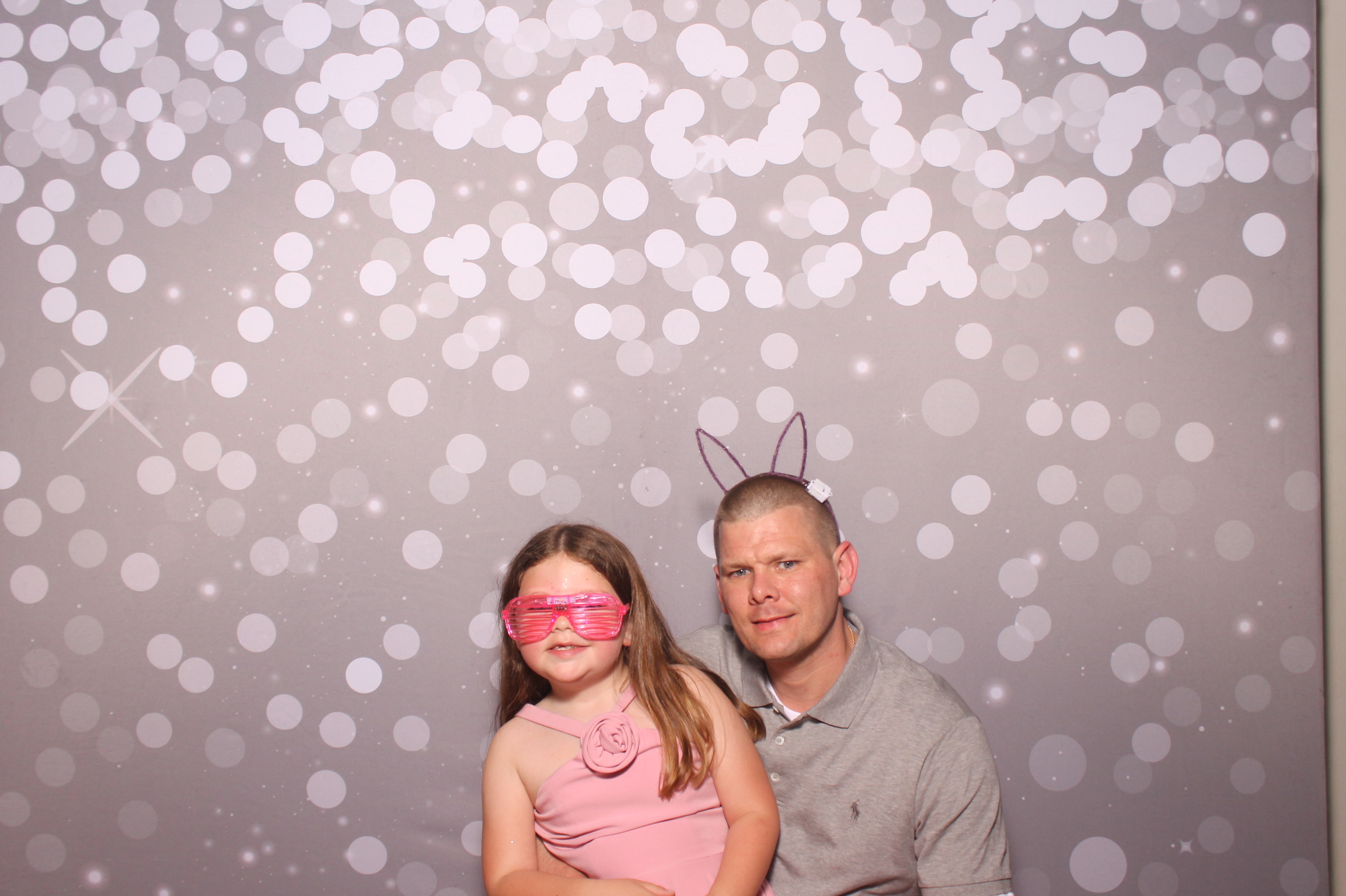 Mariemount Father Daughter Dance | View more photos from the event at gallery.photoboothcincy.com/u/PhotoBoothCincy/Mariemount-Father-Daughter-Dance-1