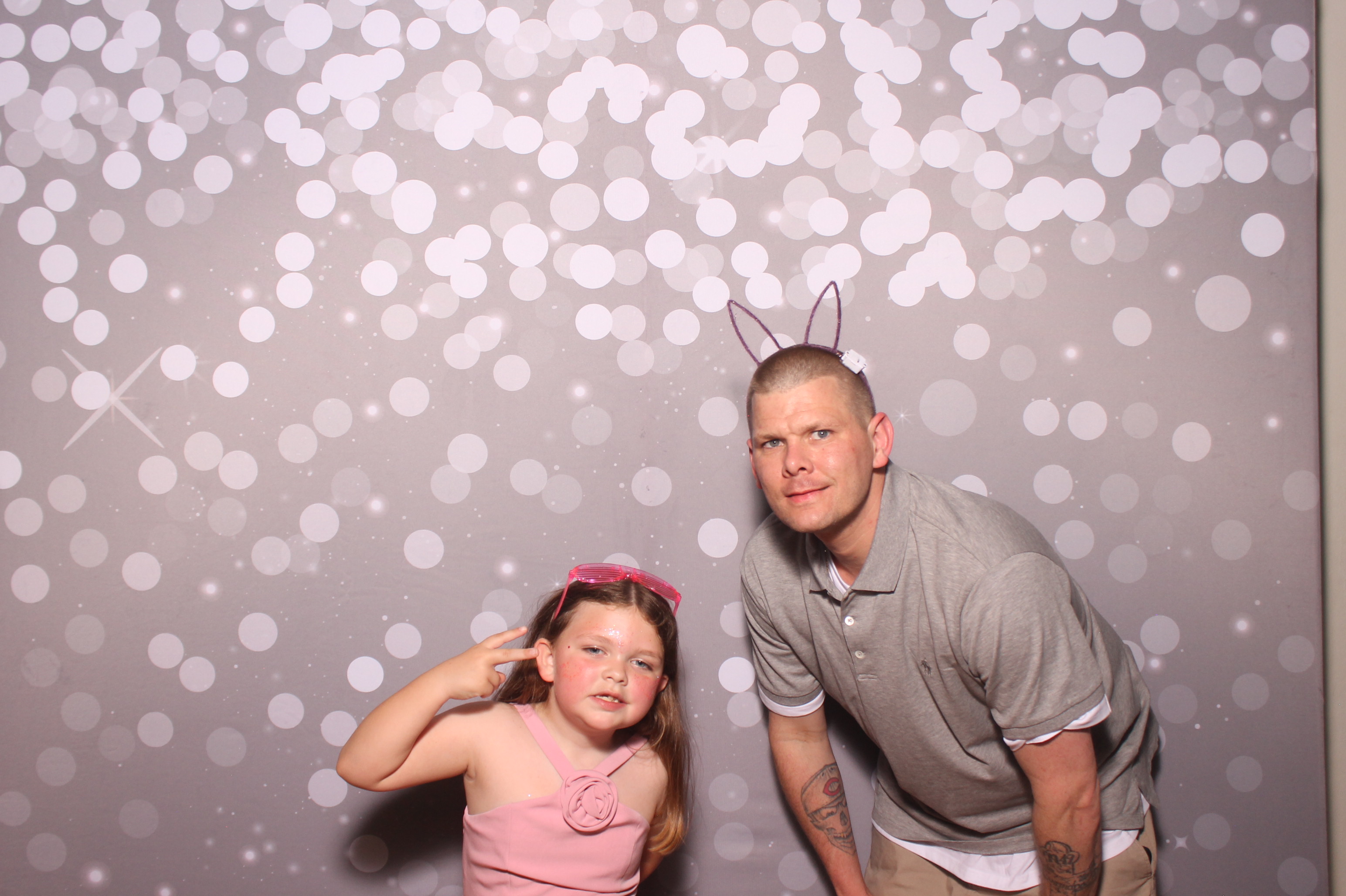 Mariemount Father Daughter Dance | View more photos from the event at gallery.photoboothcincy.com/u/PhotoBoothCincy/Mariemount-Father-Daughter-Dance-1