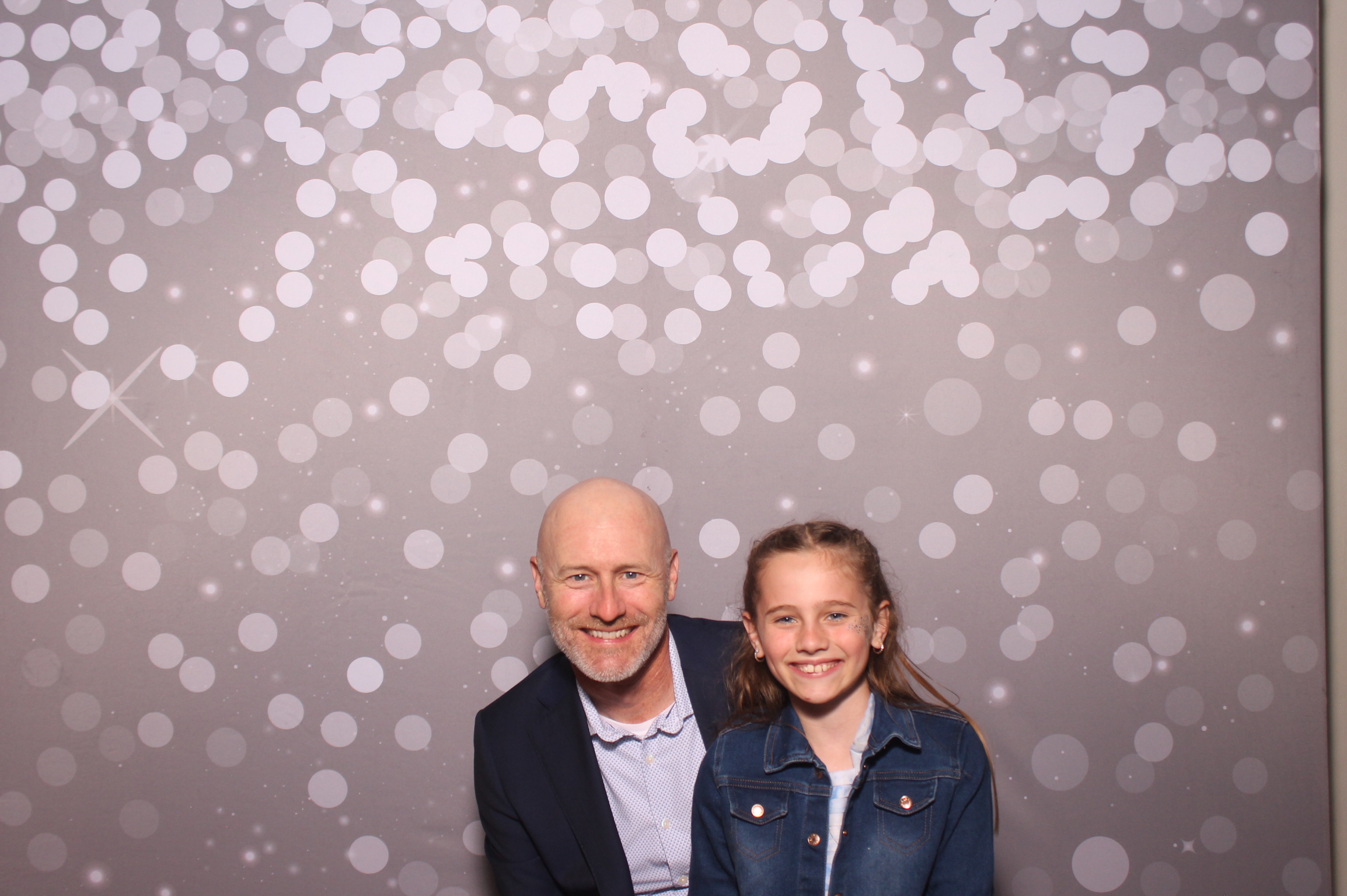 Mariemount Father Daughter Dance | View more photos from the event at gallery.photoboothcincy.com/u/PhotoBoothCincy/Mariemount-Father-Daughter-Dance-1