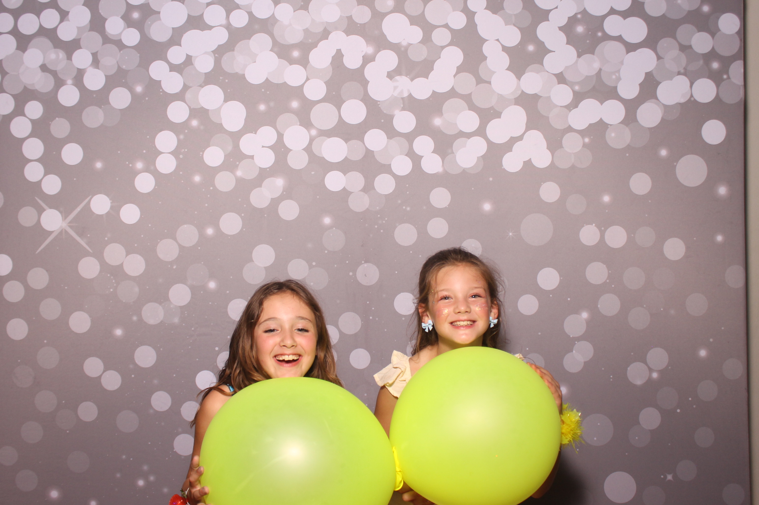 Mariemount Father Daughter Dance | View more photos from the event at gallery.photoboothcincy.com/u/PhotoBoothCincy/Mariemount-Father-Daughter-Dance-1