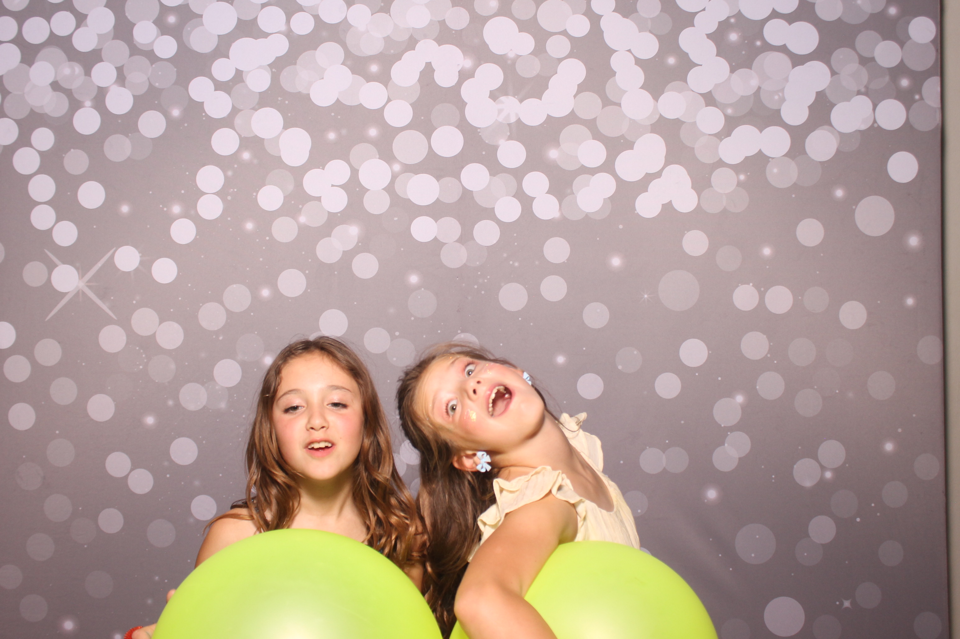 Mariemount Father Daughter Dance | View more photos from the event at gallery.photoboothcincy.com/u/PhotoBoothCincy/Mariemount-Father-Daughter-Dance-1