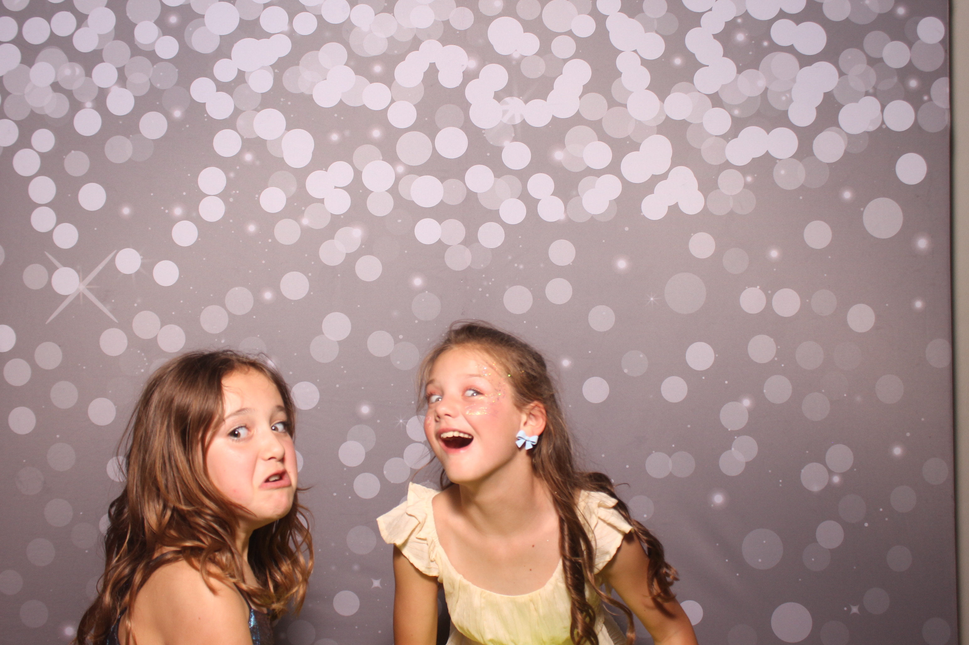 Mariemount Father Daughter Dance | View more photos from the event at gallery.photoboothcincy.com/u/PhotoBoothCincy/Mariemount-Father-Daughter-Dance-1