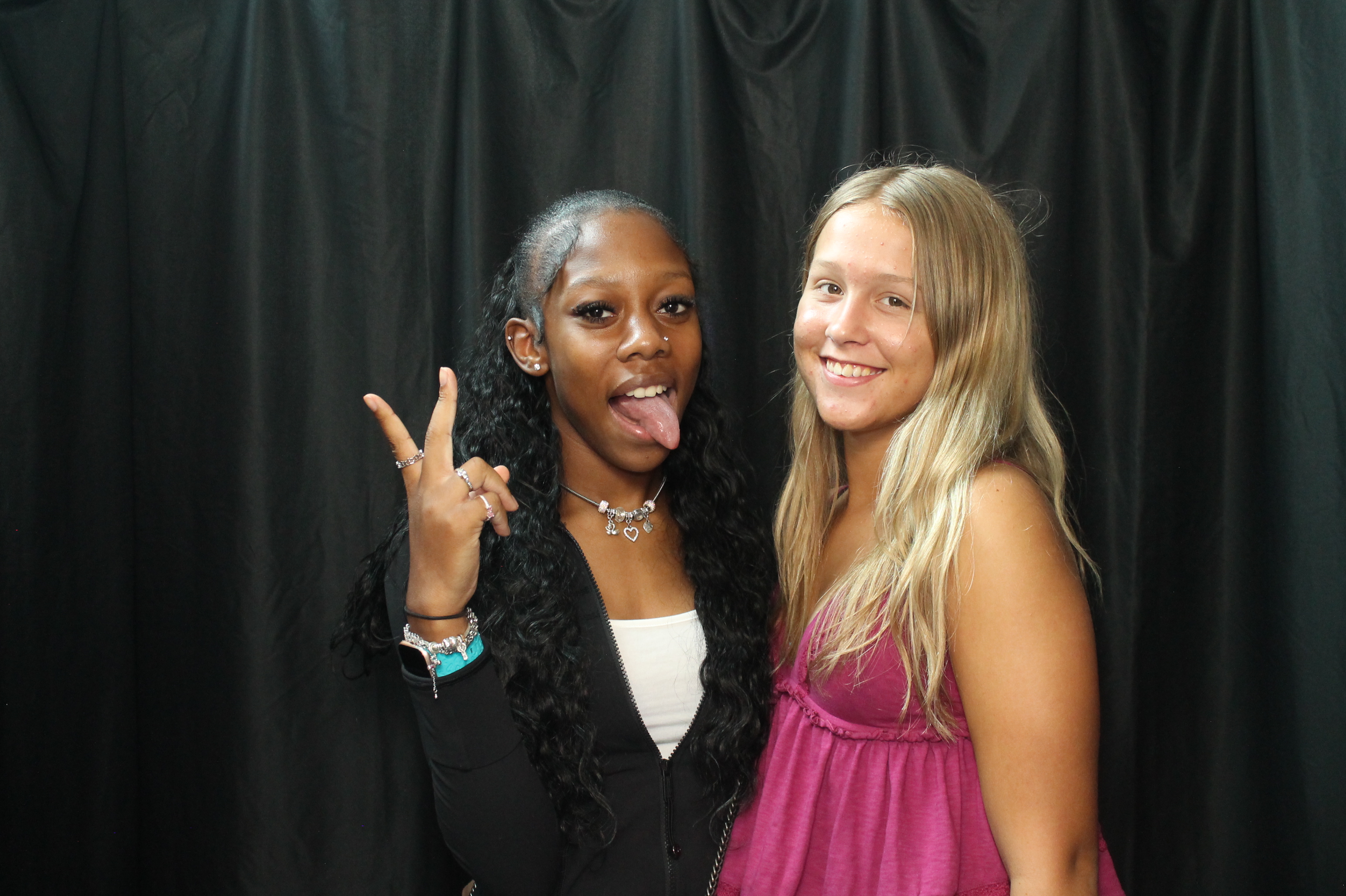Mason HS Back to School 2026 Friday | View more photos from the event at gallery.photoboothcincy.com/u/PhotoBoothCincy/Mason-HS-Back-to-School-2026-Friday