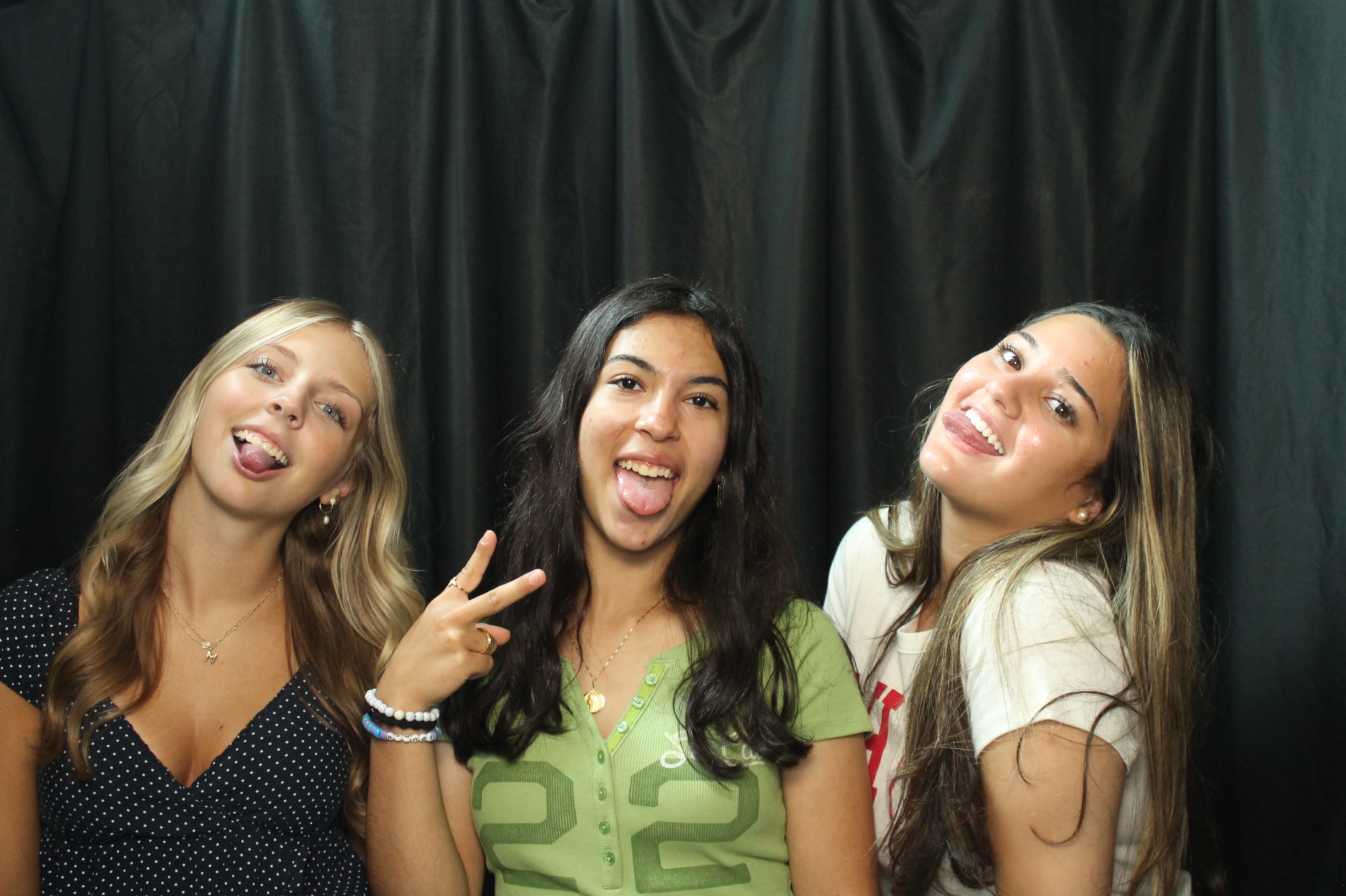 Mason HS Back to School 2026 Friday | View more photos from the event at gallery.photoboothcincy.com/u/PhotoBoothCincy/Mason-HS-Back-to-School-2026-Friday