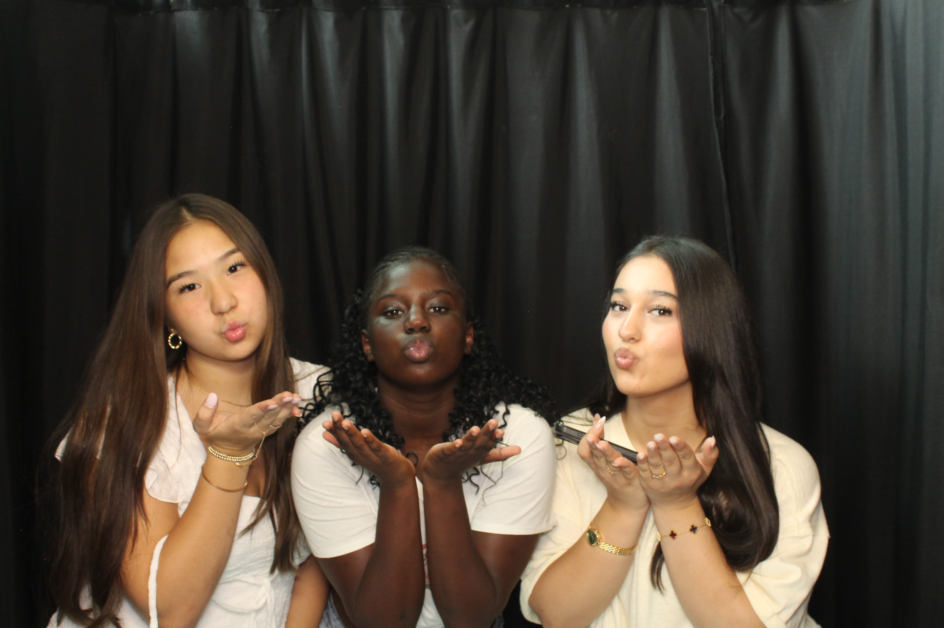 Mason HS Back to School 2026 Friday | View more photos from the event at gallery.photoboothcincy.com/u/PhotoBoothCincy/Mason-HS-Back-to-School-2026-Friday