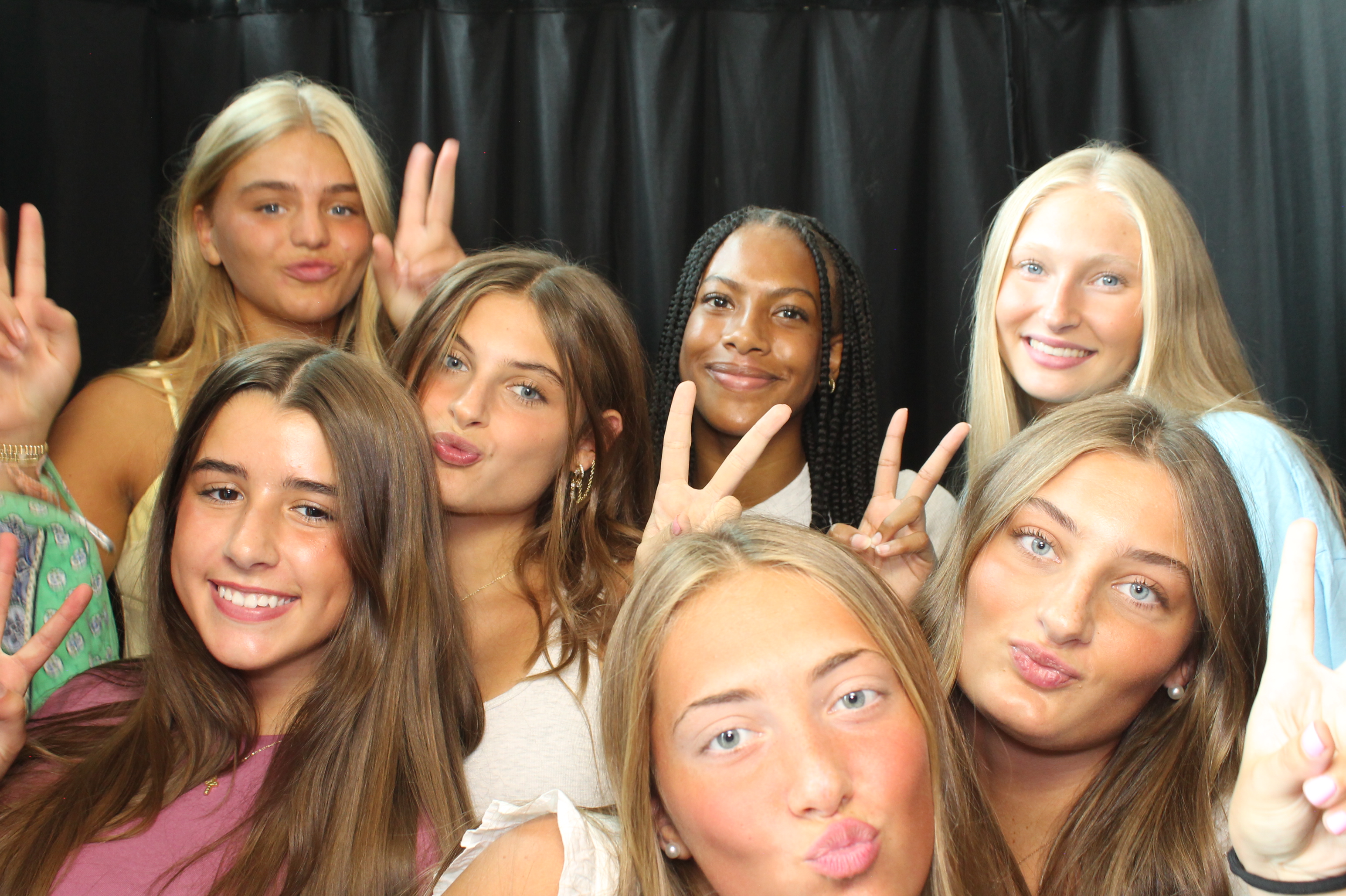 Mason HS Back to School 2026 Friday | View more photos from the event at gallery.photoboothcincy.com/u/PhotoBoothCincy/Mason-HS-Back-to-School-2026-Friday