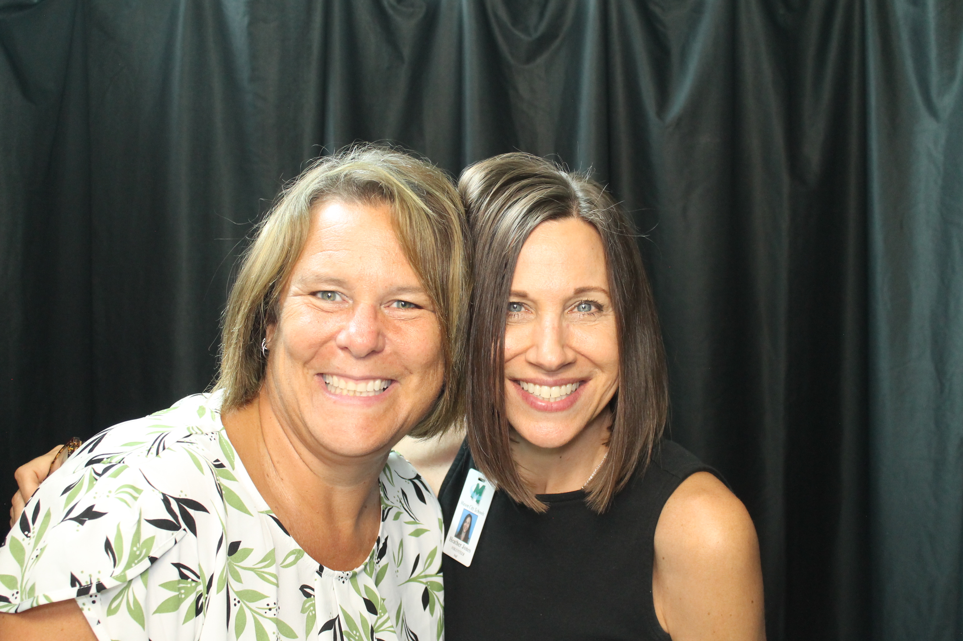 Mason HS Back to School 2026 Friday | View more photos from the event at gallery.photoboothcincy.com/u/PhotoBoothCincy/Mason-HS-Back-to-School-2026-Friday