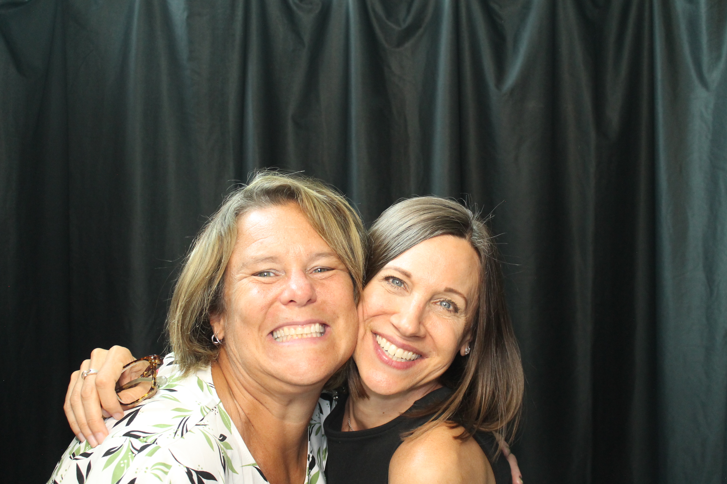 Mason HS Back to School 2026 Friday | View more photos from the event at gallery.photoboothcincy.com/u/PhotoBoothCincy/Mason-HS-Back-to-School-2026-Friday