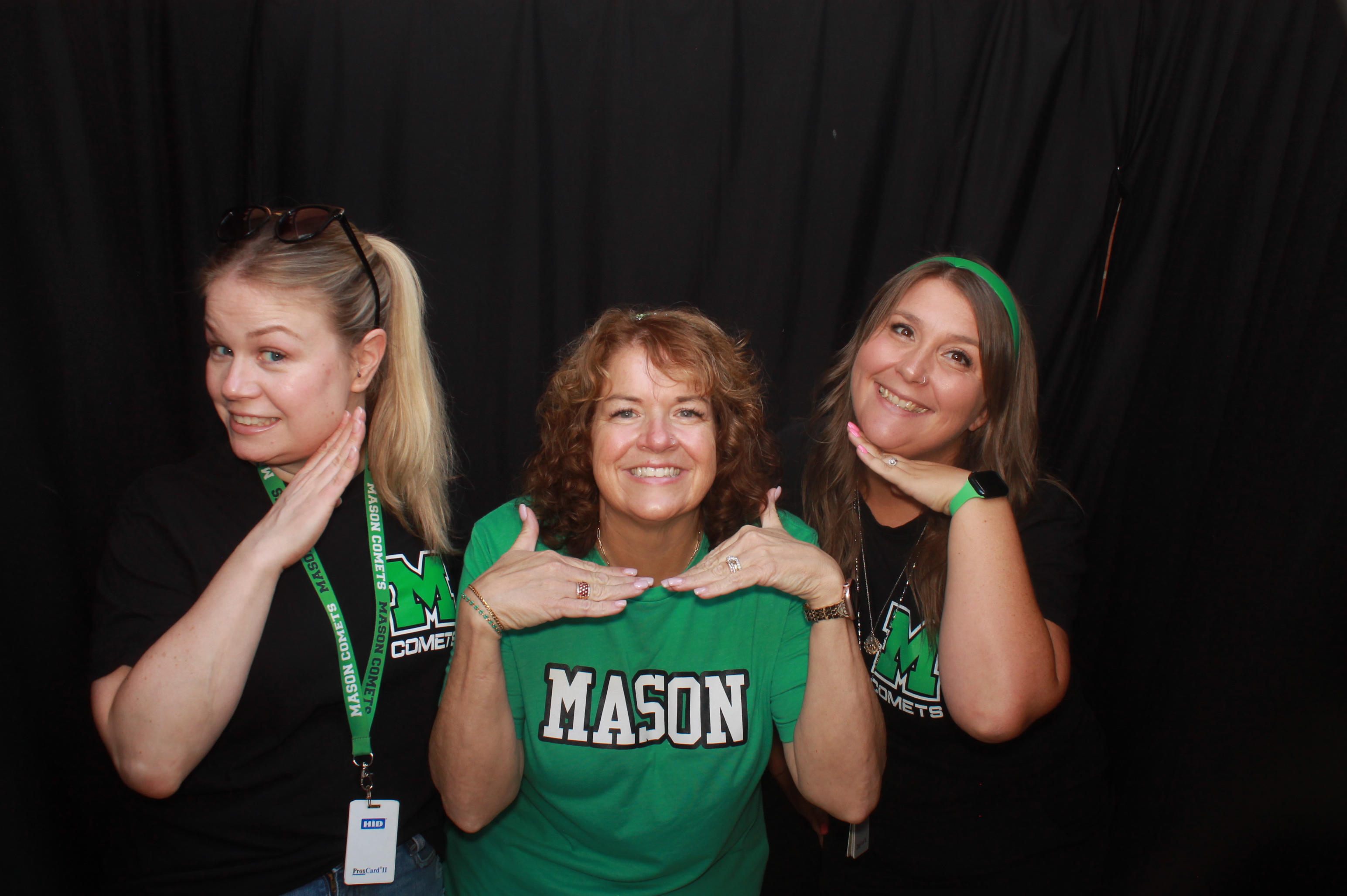 Mason HS Back to School 2026 Thursday | View more photos from the event at gallery.photoboothcincy.com/u/PhotoBoothCincy/Mason-HS-Back-to-School-2026-Thursday