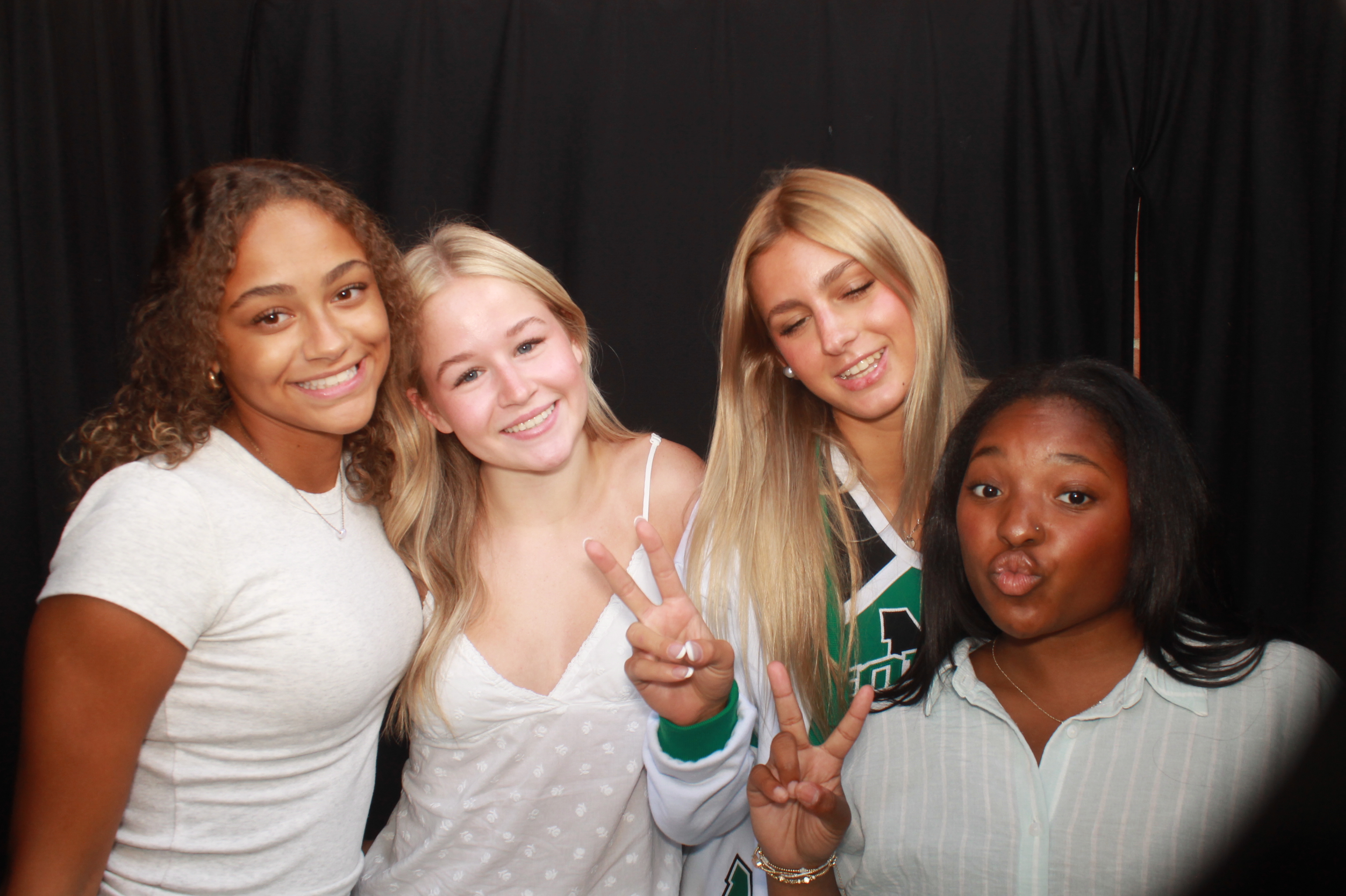 Mason HS Back to School 2026 Thursday | View more photos from the event at gallery.photoboothcincy.com/u/PhotoBoothCincy/Mason-HS-Back-to-School-2026-Thursday