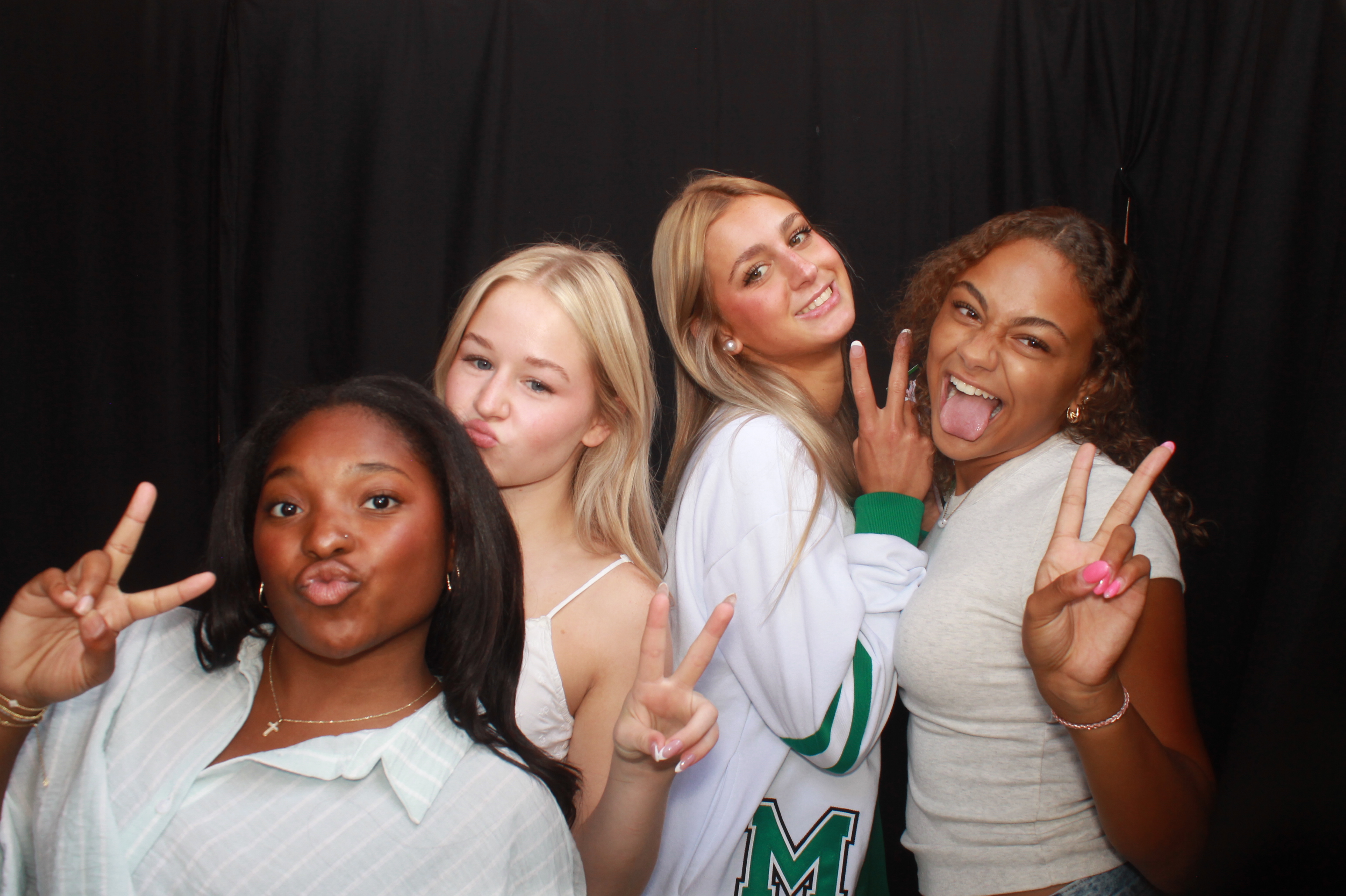 Mason HS Back to School 2026 Thursday | View more photos from the event at gallery.photoboothcincy.com/u/PhotoBoothCincy/Mason-HS-Back-to-School-2026-Thursday