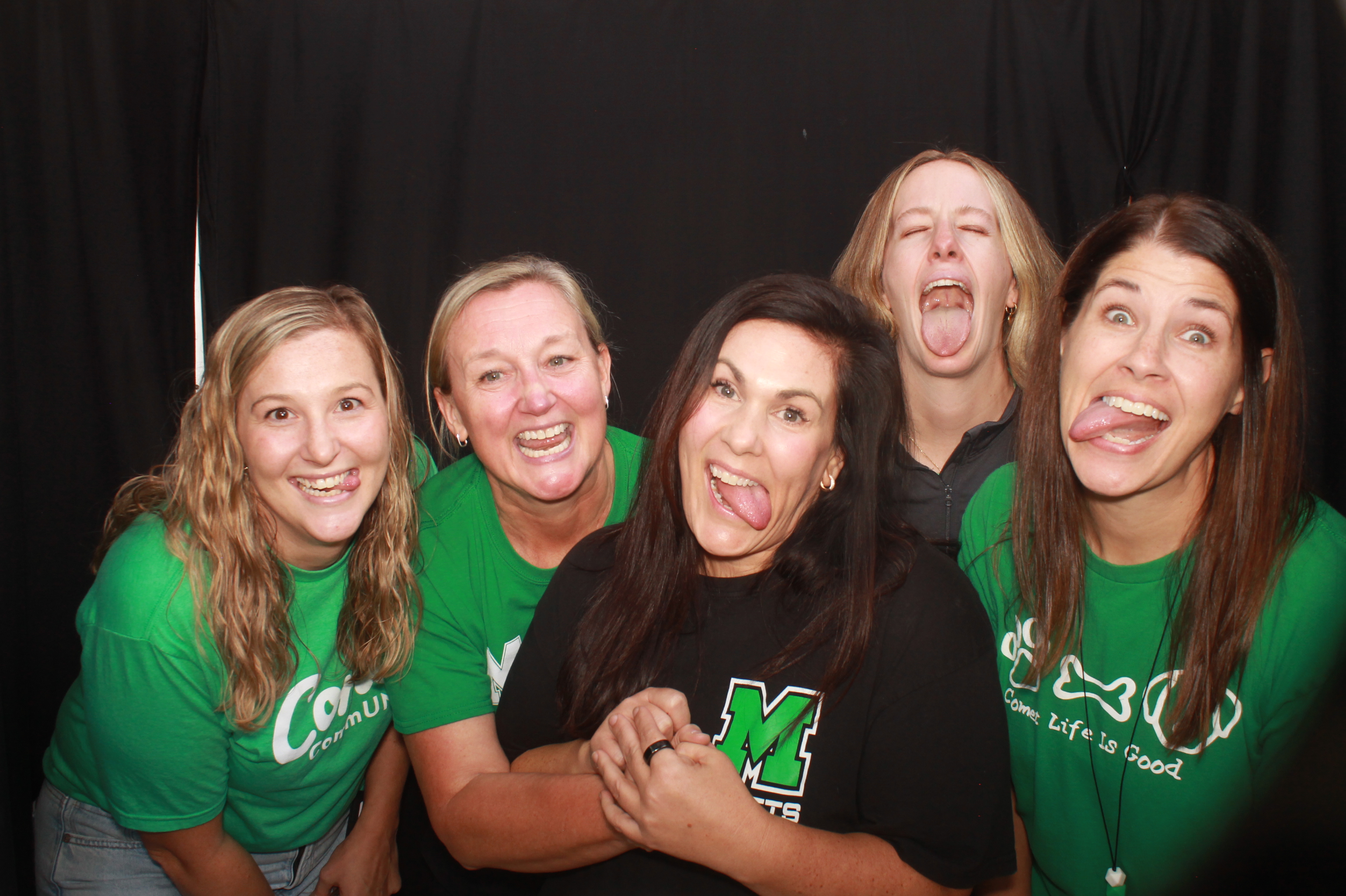 Mason HS Back to School 2026 Thursday | View more photos from the event at gallery.photoboothcincy.com/u/PhotoBoothCincy/Mason-HS-Back-to-School-2026-Thursday