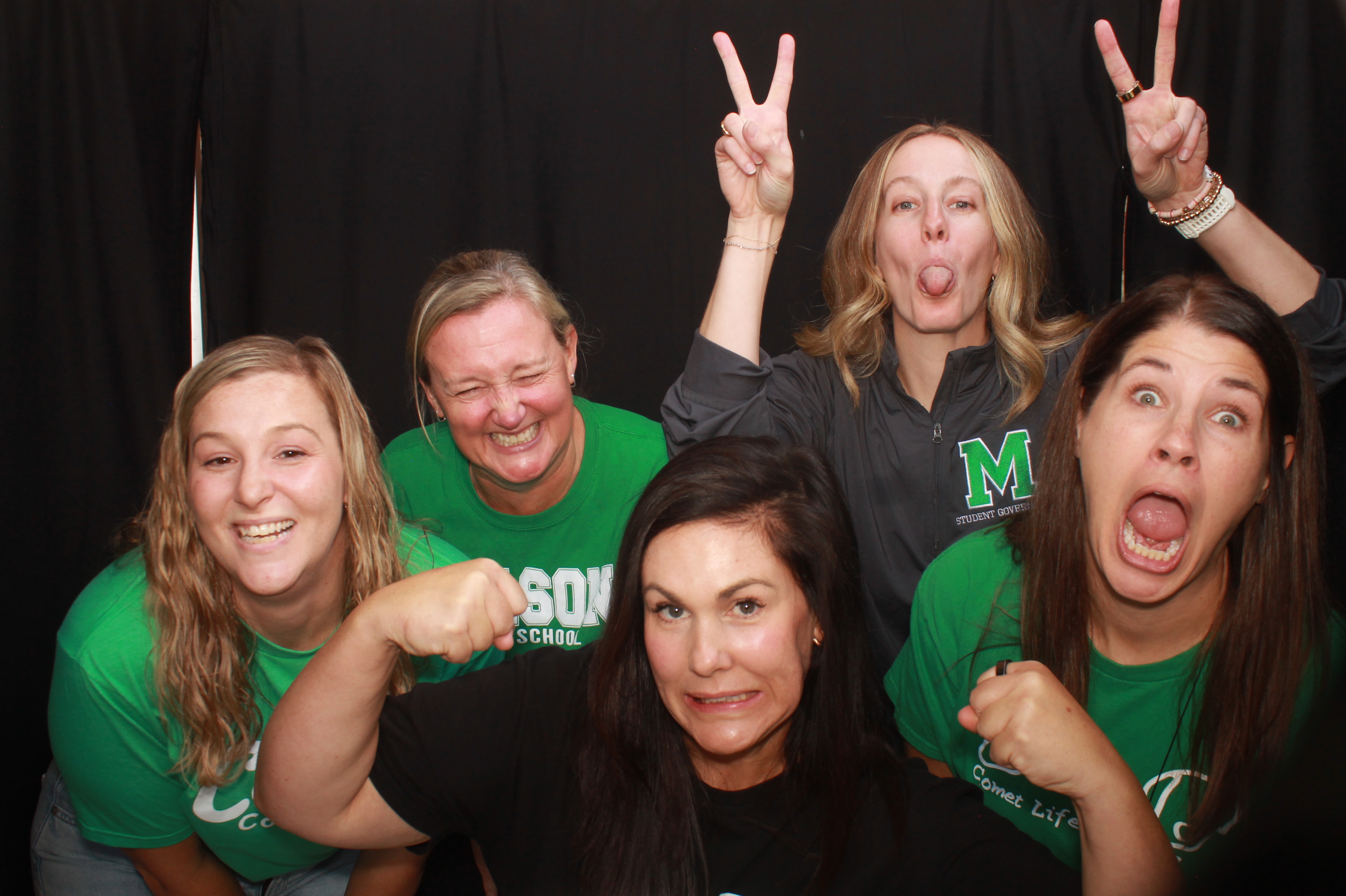 Mason HS Back to School 2026 Thursday | View more photos from the event at gallery.photoboothcincy.com/u/PhotoBoothCincy/Mason-HS-Back-to-School-2026-Thursday