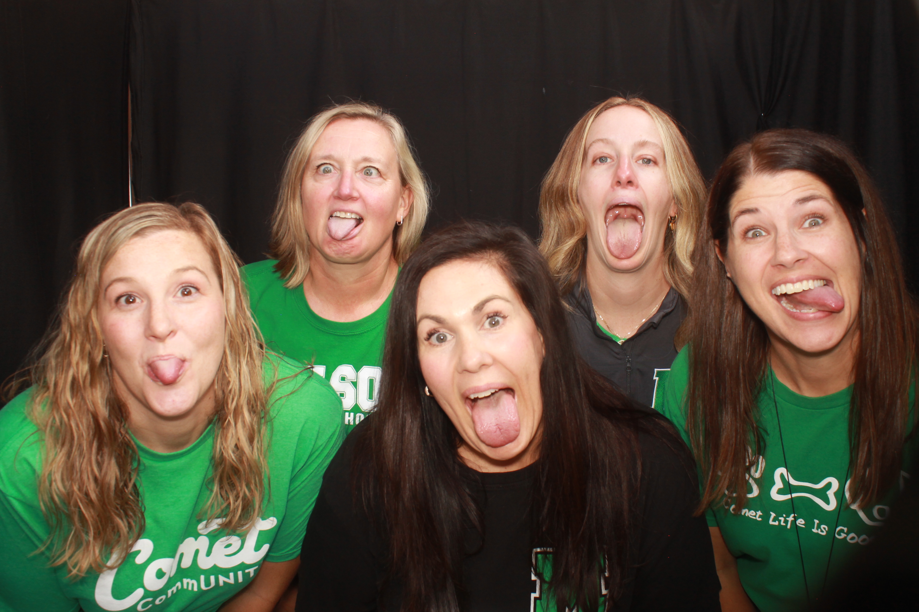 Mason HS Back to School 2026 Thursday | View more photos from the event at gallery.photoboothcincy.com/u/PhotoBoothCincy/Mason-HS-Back-to-School-2026-Thursday