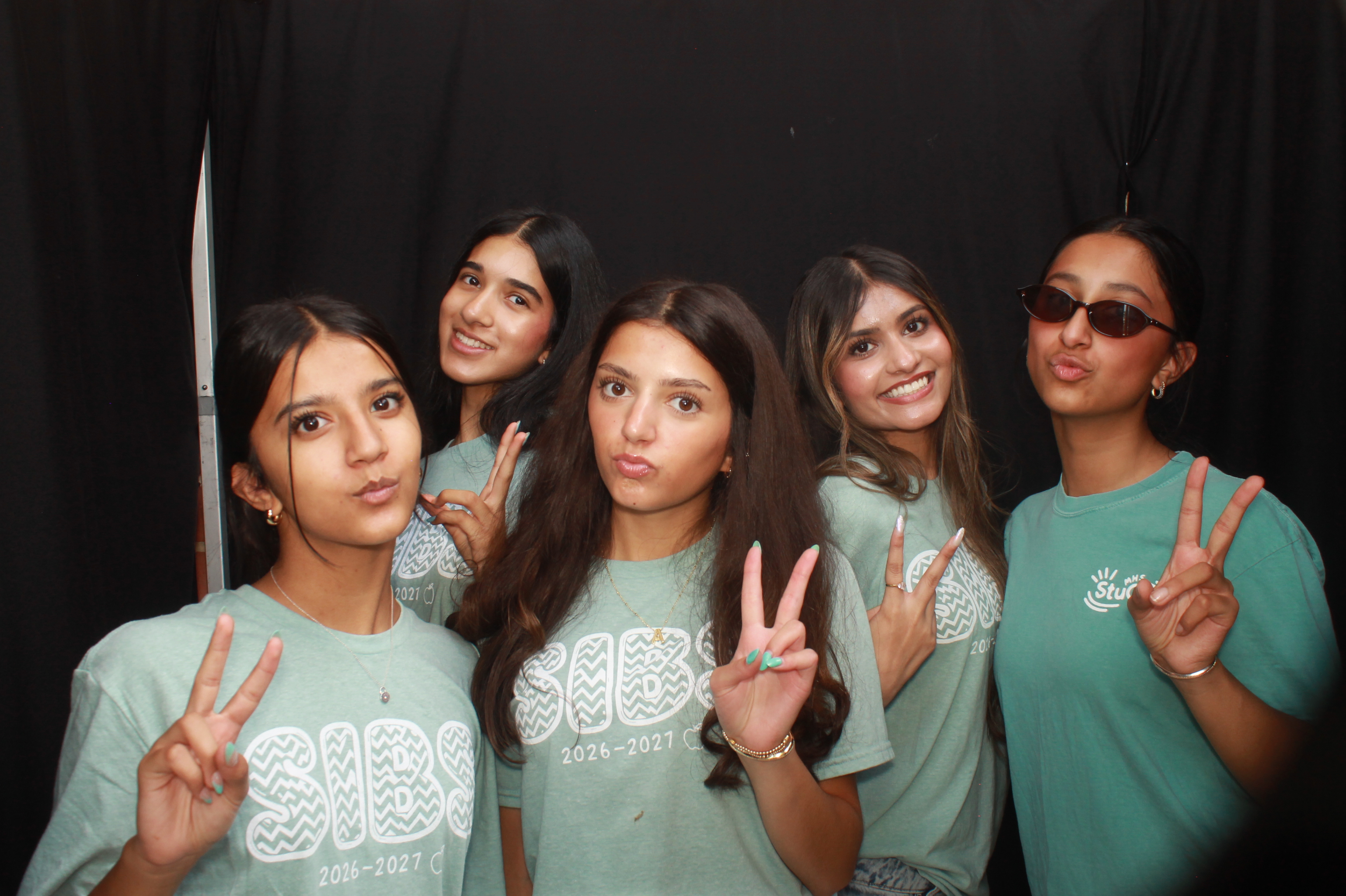 Mason HS Back to School 2026 Thursday | View more photos from the event at gallery.photoboothcincy.com/u/PhotoBoothCincy/Mason-HS-Back-to-School-2026-Thursday
