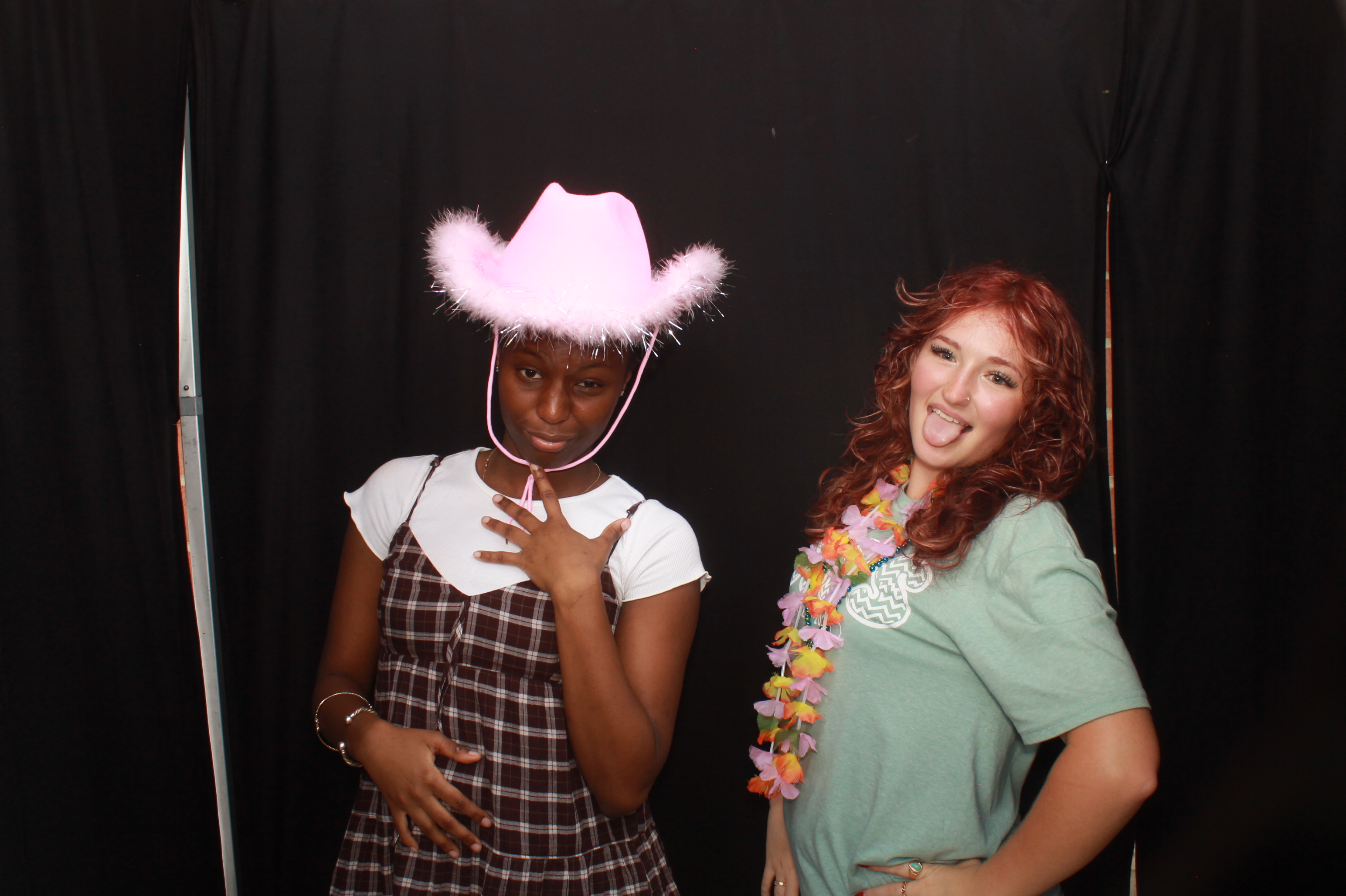 Mason HS Back to School 2026 Thursday | View more photos from the event at gallery.photoboothcincy.com/u/PhotoBoothCincy/Mason-HS-Back-to-School-2026-Thursday