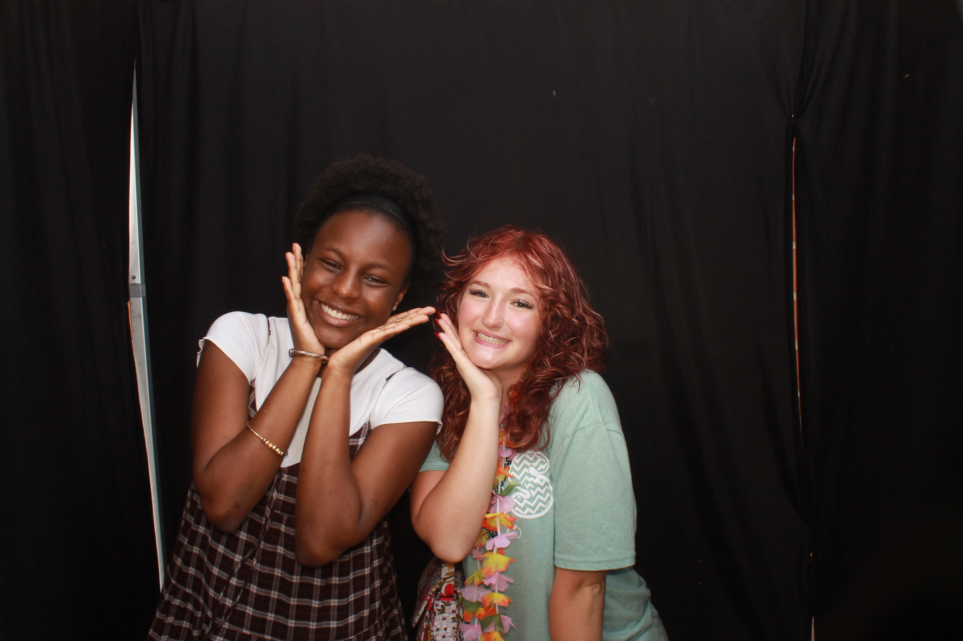 Mason HS Back to School 2026 Thursday | View more photos from the event at gallery.photoboothcincy.com/u/PhotoBoothCincy/Mason-HS-Back-to-School-2026-Thursday
