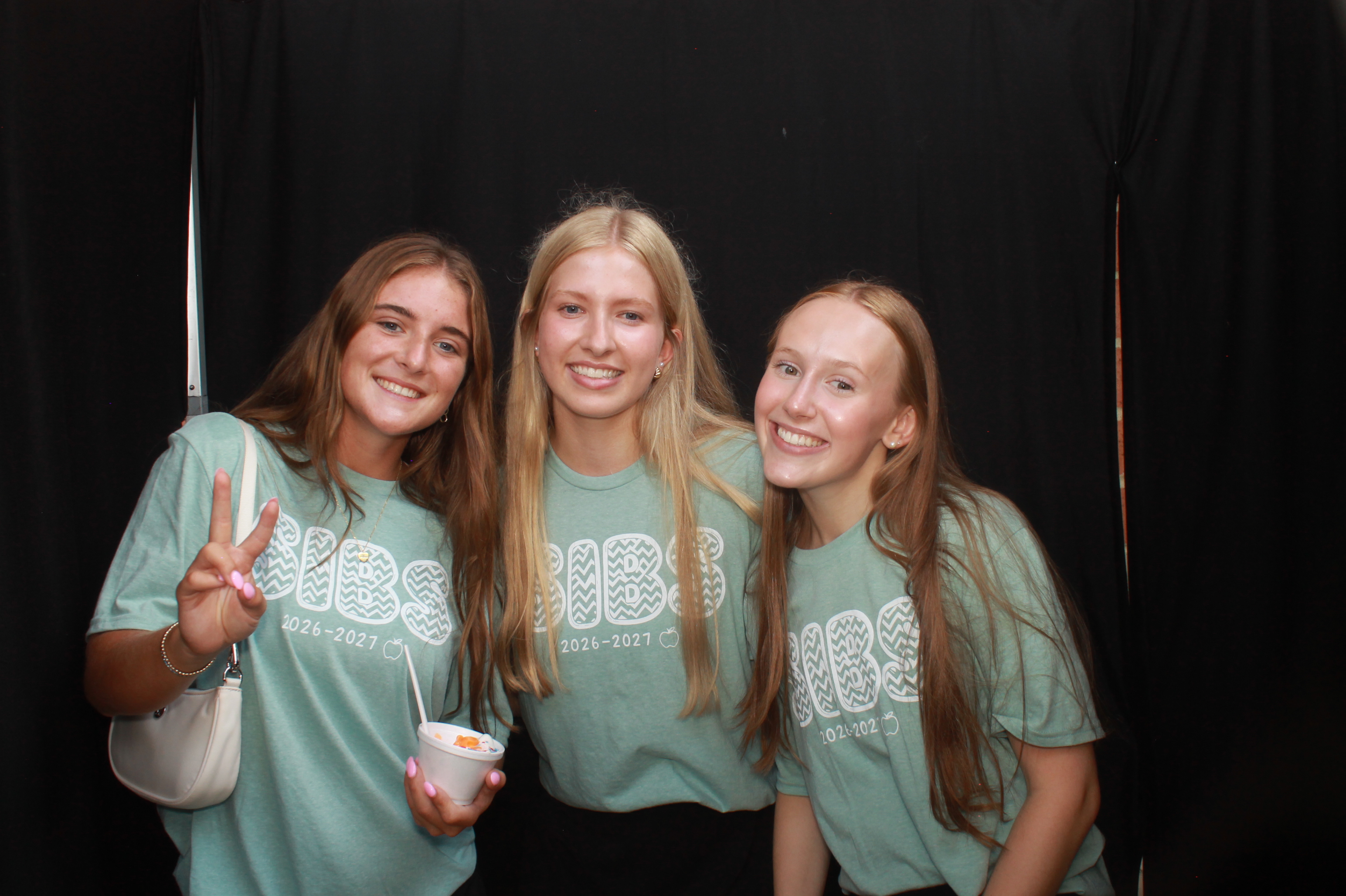 Mason HS Back to School 2026 Thursday | View more photos from the event at gallery.photoboothcincy.com/u/PhotoBoothCincy/Mason-HS-Back-to-School-2026-Thursday