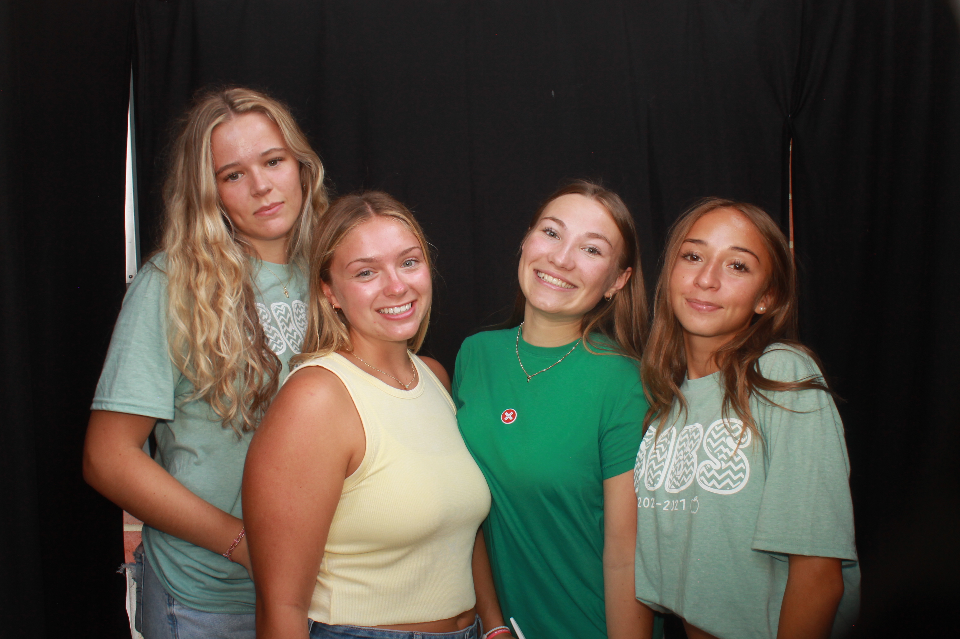 Mason HS Back to School 2026 Thursday | View more photos from the event at gallery.photoboothcincy.com/u/PhotoBoothCincy/Mason-HS-Back-to-School-2026-Thursday