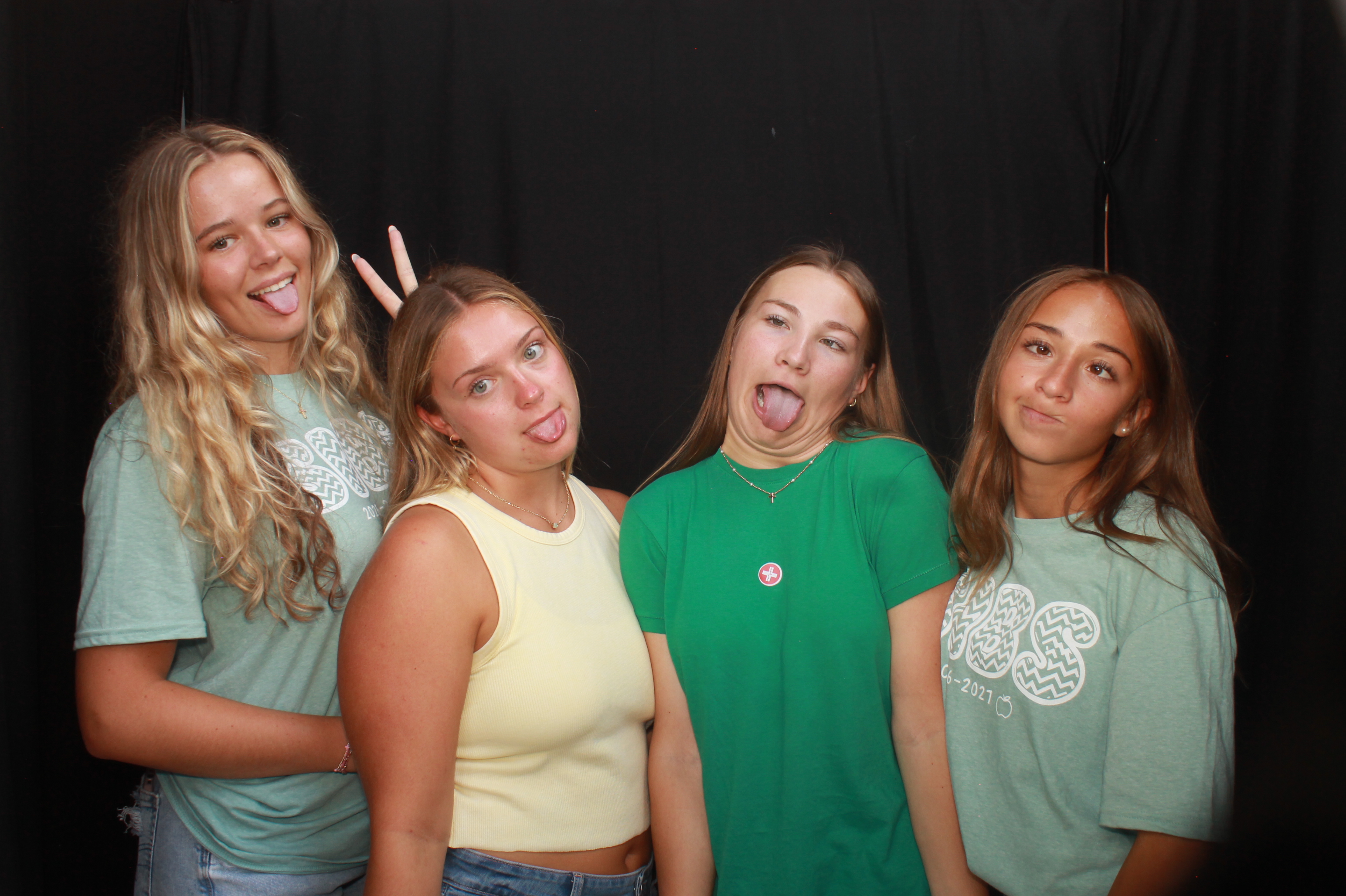 Mason HS Back to School 2026 Thursday | View more photos from the event at gallery.photoboothcincy.com/u/PhotoBoothCincy/Mason-HS-Back-to-School-2026-Thursday