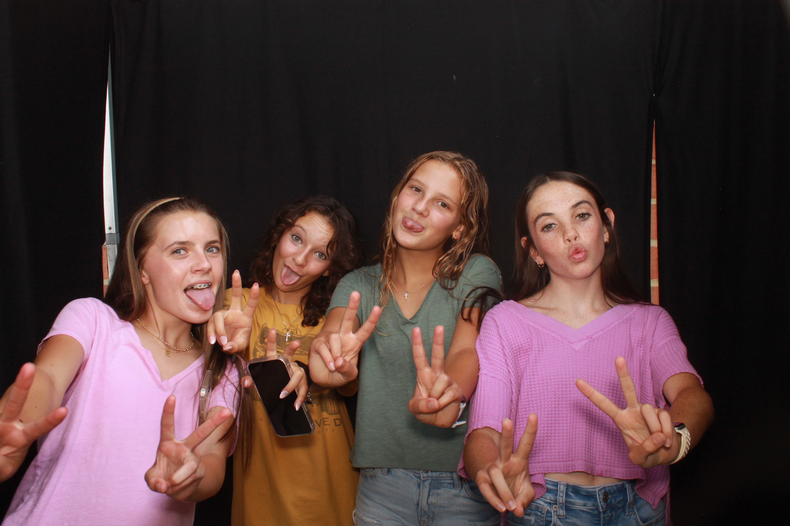 Mason HS Back to School 2026 Thursday | View more photos from the event at gallery.photoboothcincy.com/u/PhotoBoothCincy/Mason-HS-Back-to-School-2026-Thursday