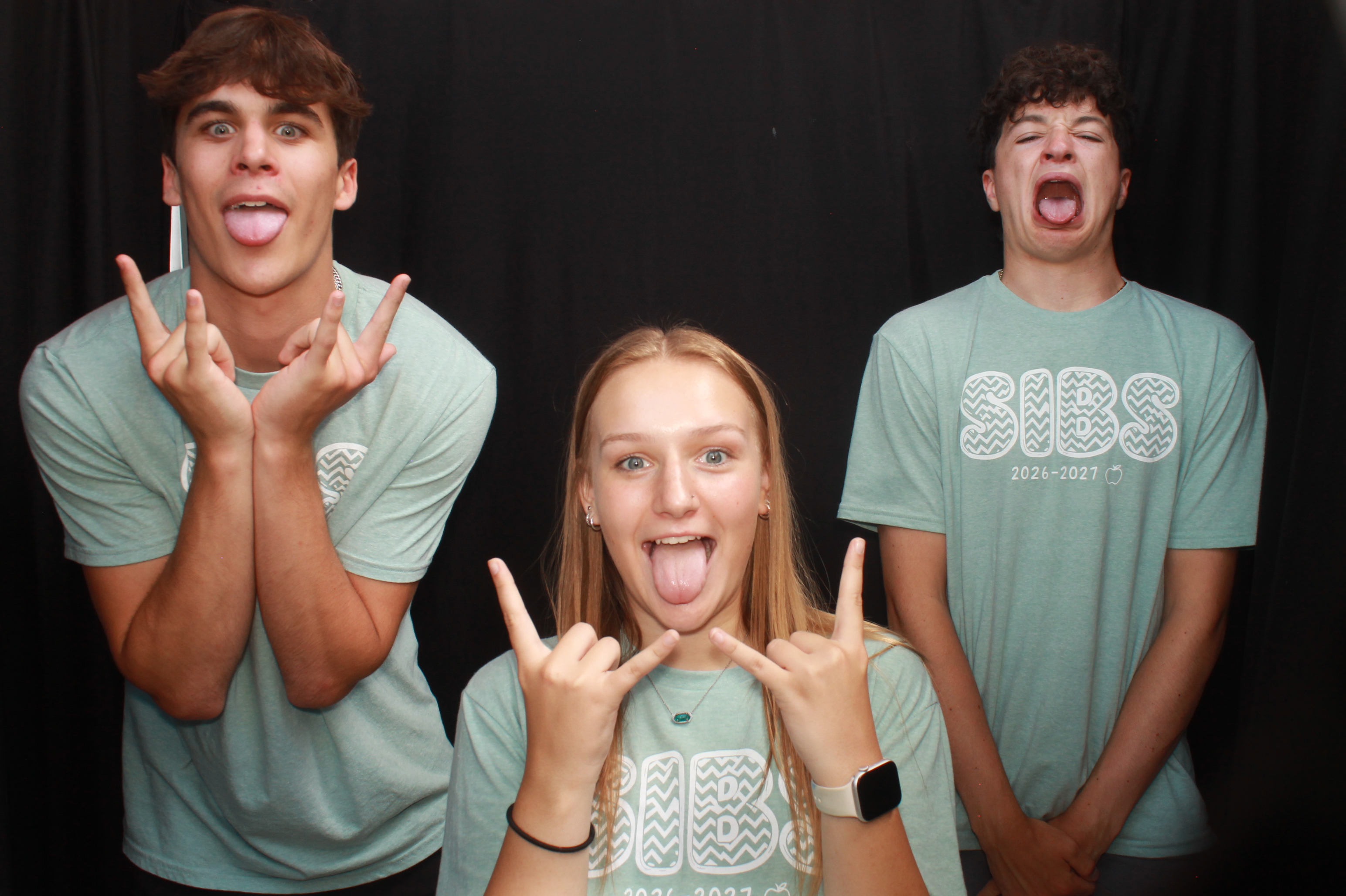 Mason HS Back to School 2026 Thursday | View more photos from the event at gallery.photoboothcincy.com/u/PhotoBoothCincy/Mason-HS-Back-to-School-2026-Thursday