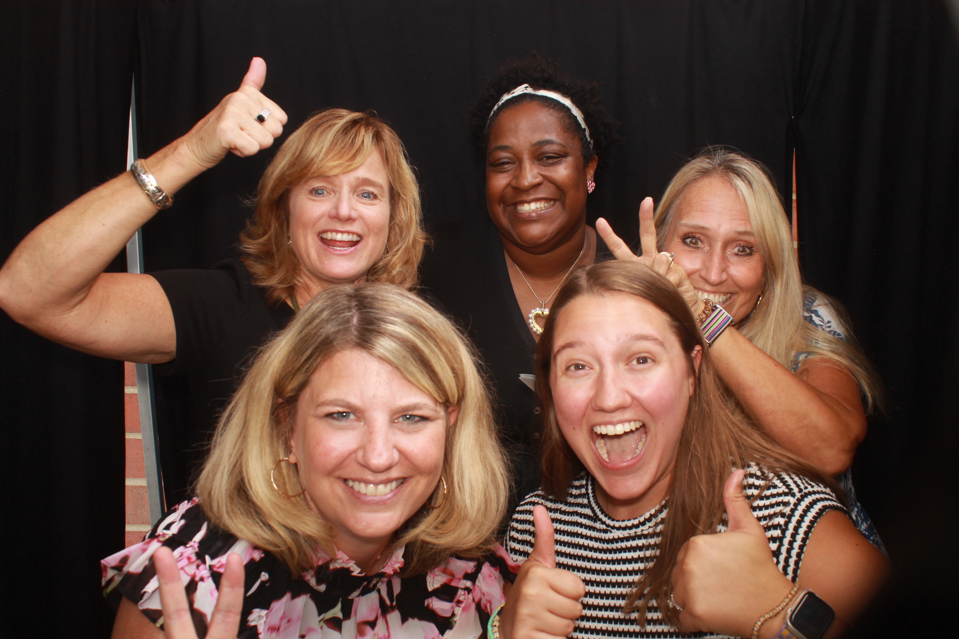Mason HS Back to School 2026 Thursday | View more photos from the event at gallery.photoboothcincy.com/u/PhotoBoothCincy/Mason-HS-Back-to-School-2026-Thursday