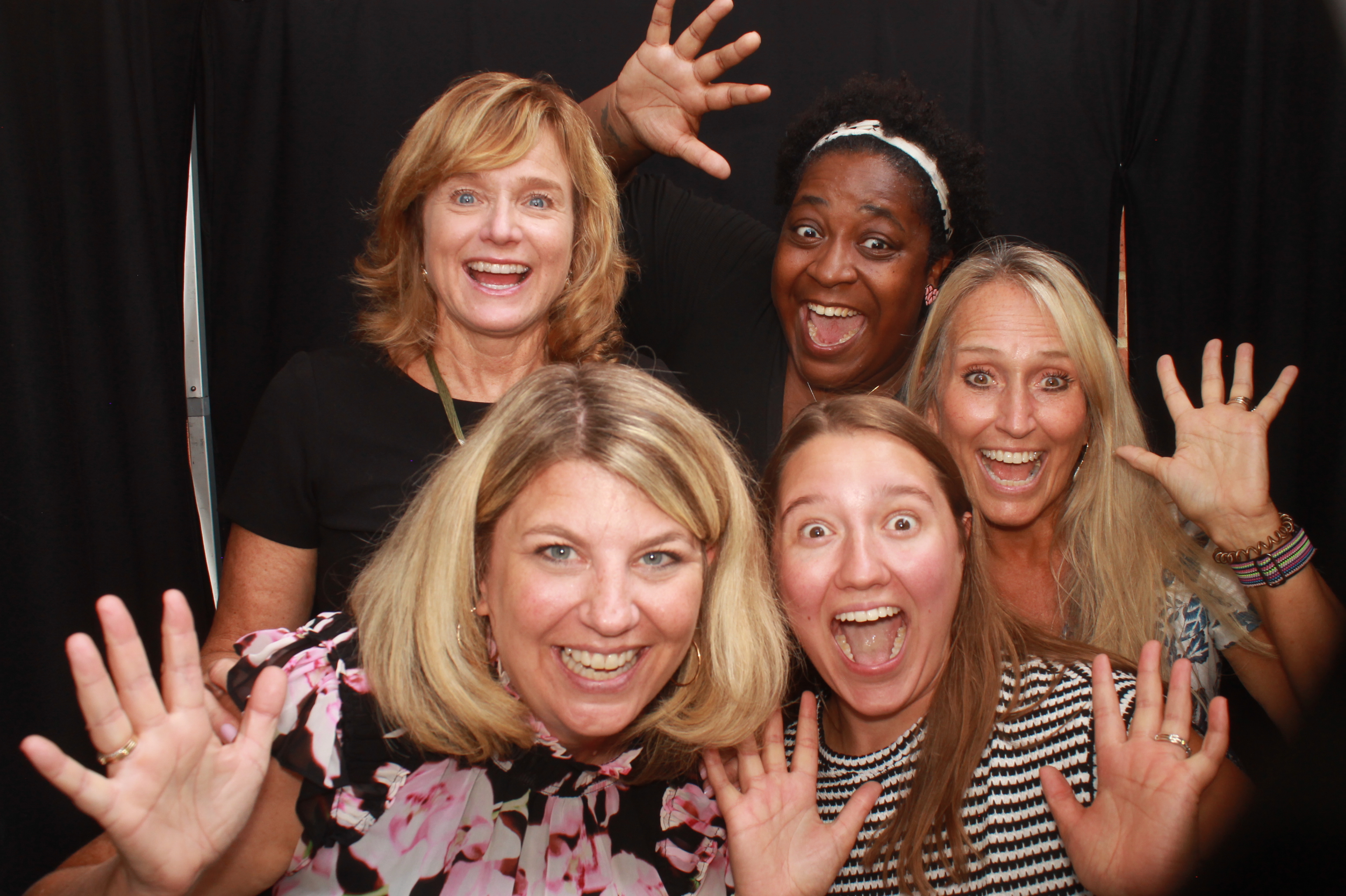 Mason HS Back to School 2026 Thursday | View more photos from the event at gallery.photoboothcincy.com/u/PhotoBoothCincy/Mason-HS-Back-to-School-2026-Thursday