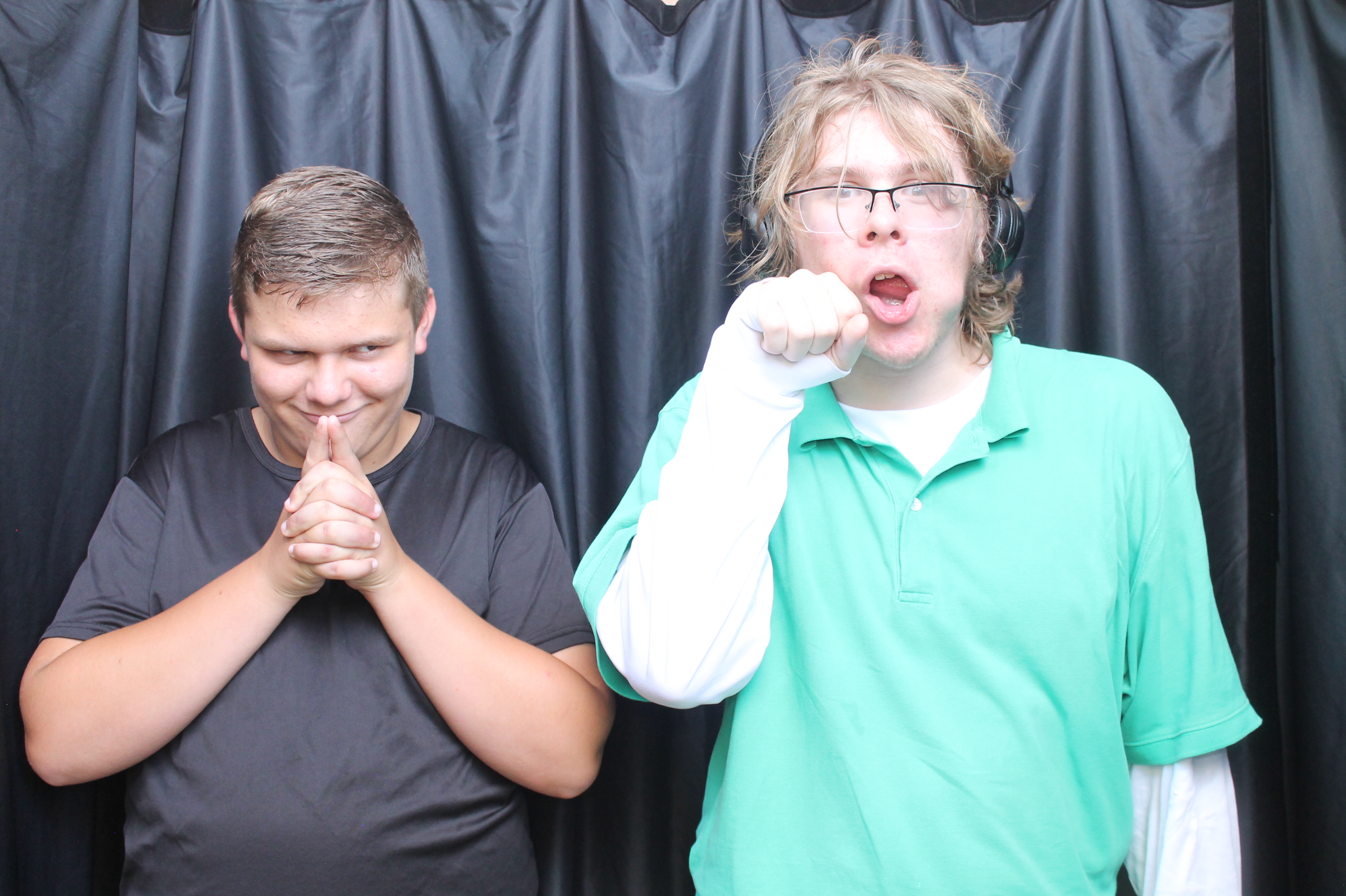 Mason HS Back to School 2026 Thursday | View more photos from the event at gallery.photoboothcincy.com/u/PhotoBoothCincy/Mason-HS-Back-to-School-2026-Thursday