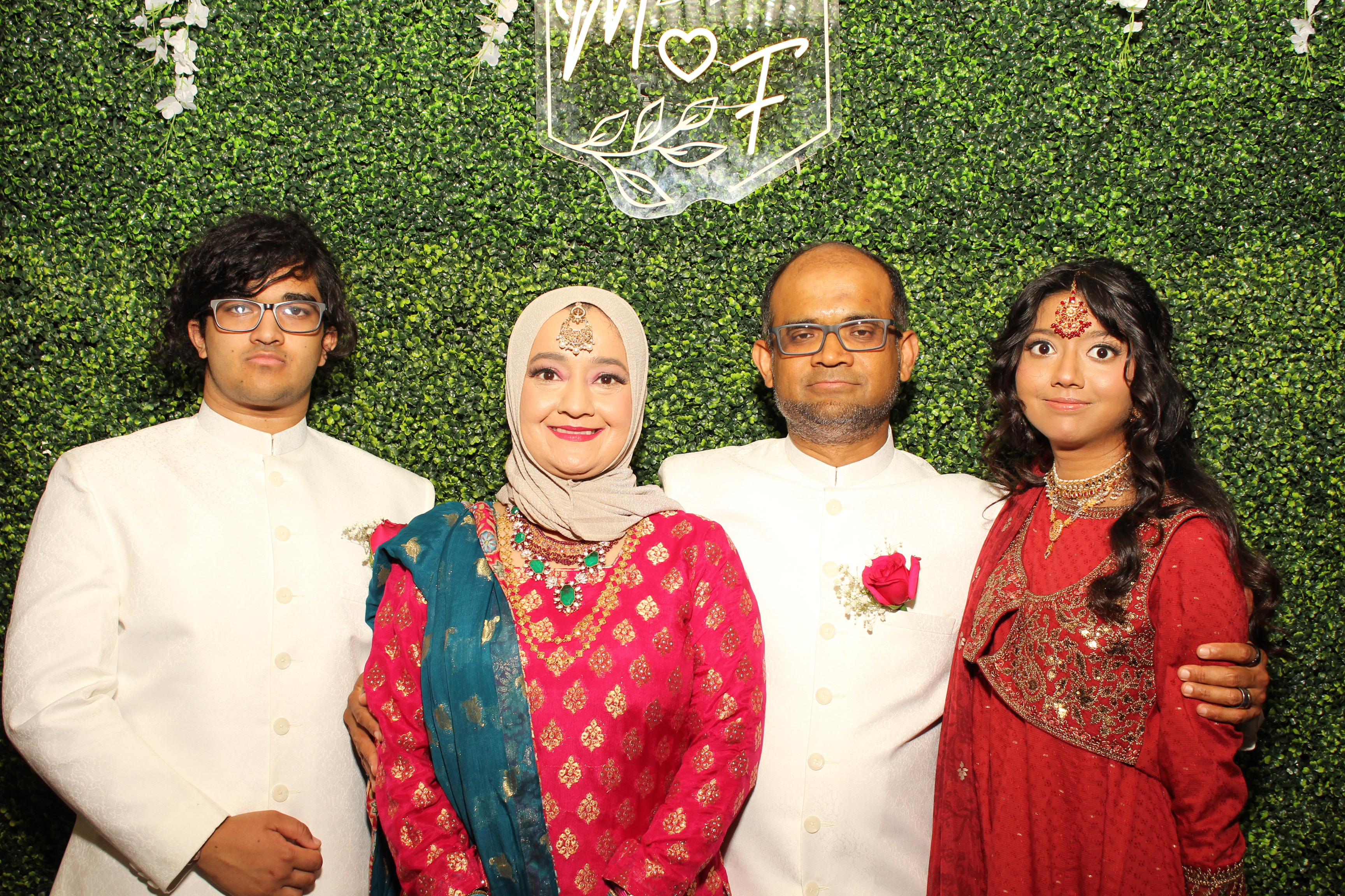Mehvish & Fayaaz | View more photos from the event at gallery.photoboothcincy.com/u/PhotoBoothCincy/Mehvish-Fayaaz