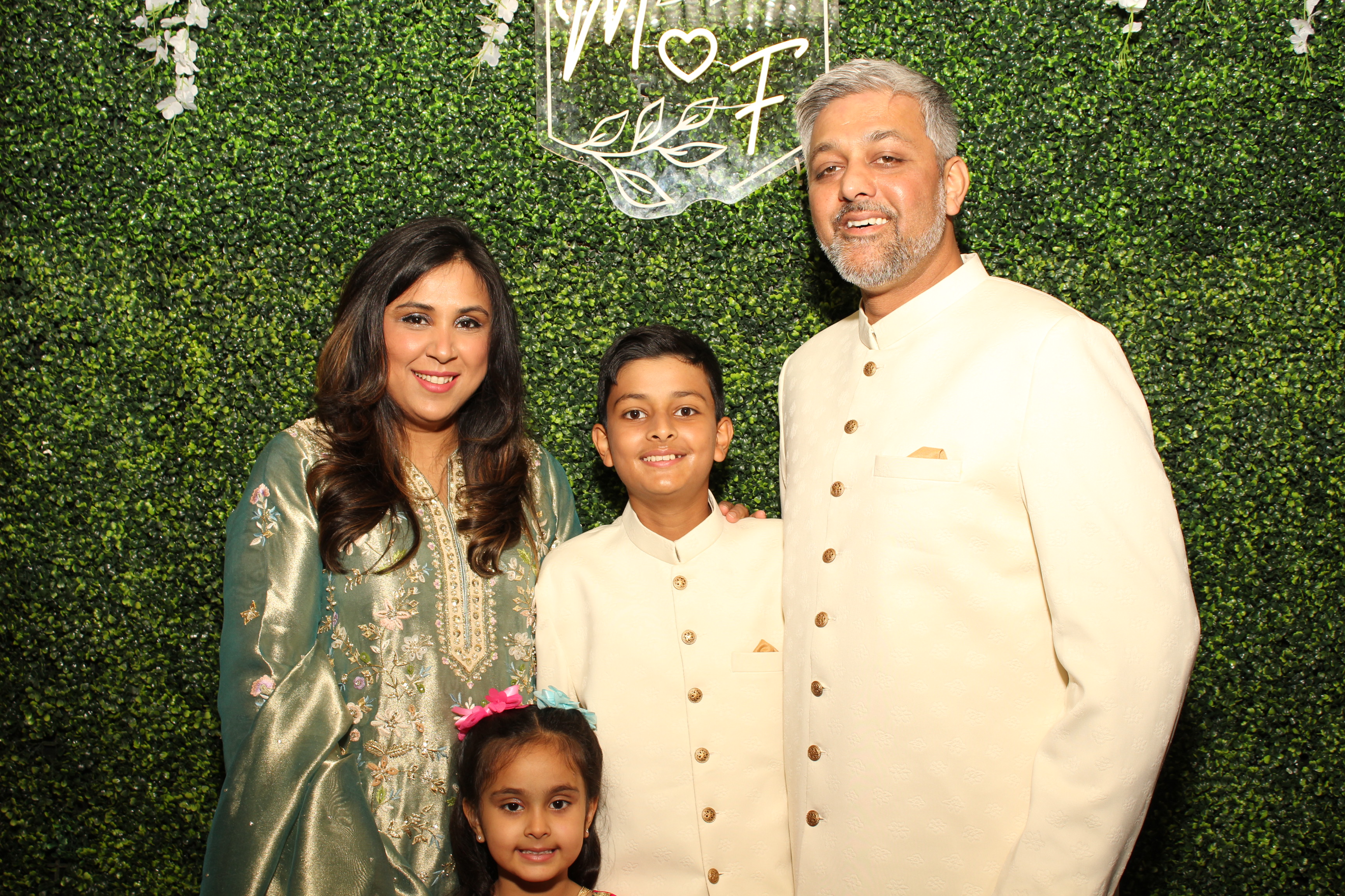 Mehvish & Fayaaz | View more photos from the event at gallery.photoboothcincy.com/u/PhotoBoothCincy/Mehvish-Fayaaz