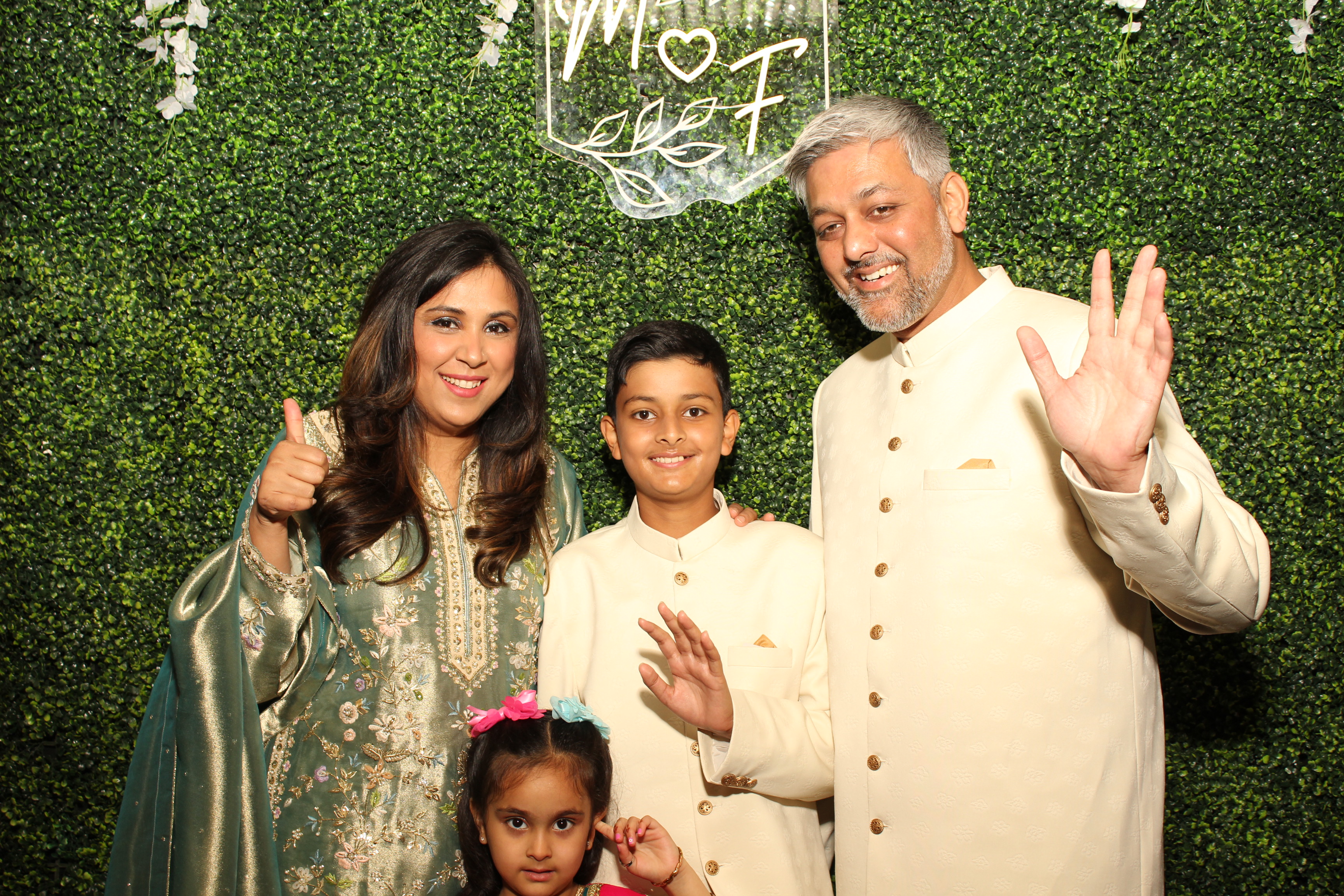 Mehvish & Fayaaz | View more photos from the event at gallery.photoboothcincy.com/u/PhotoBoothCincy/Mehvish-Fayaaz