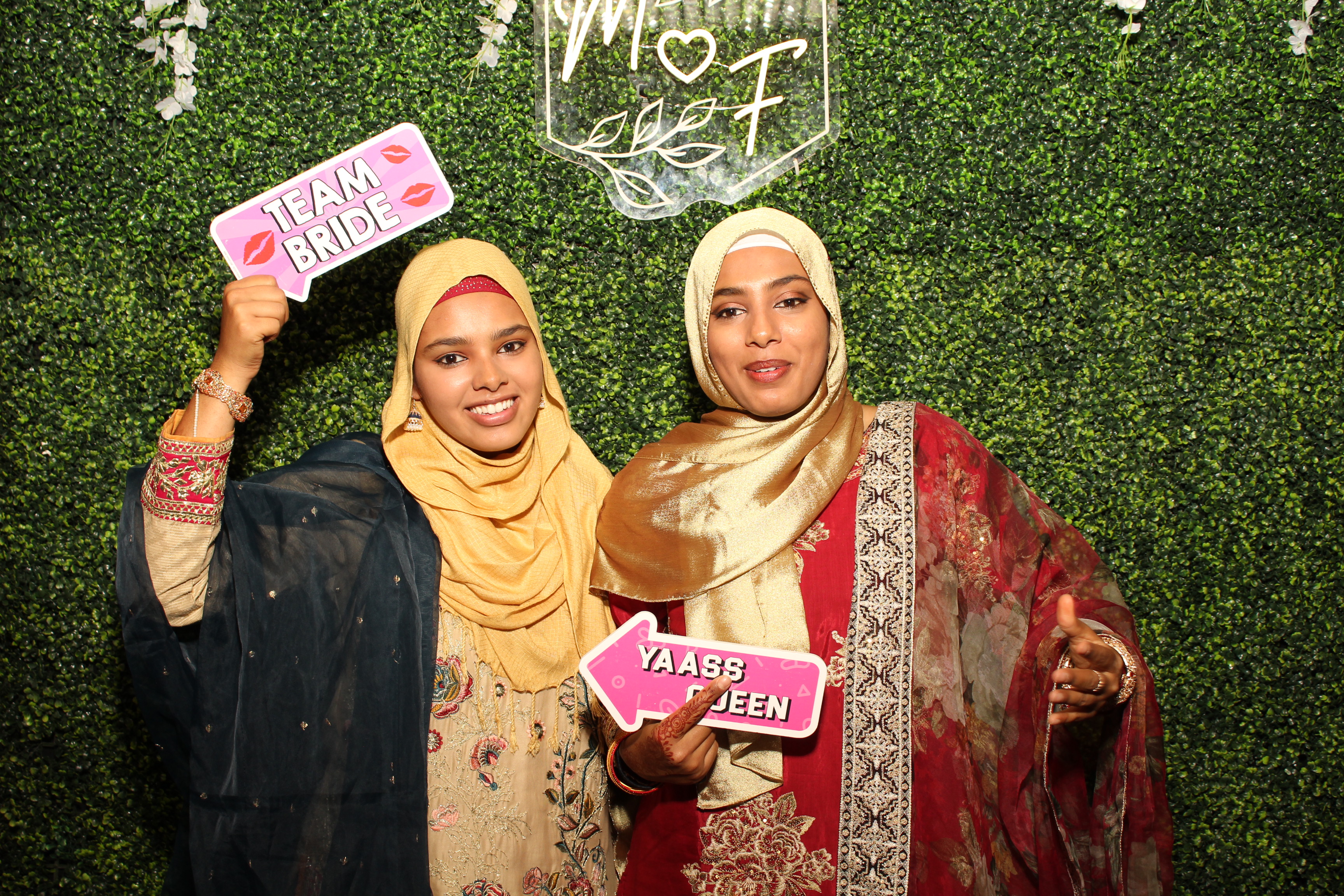 Mehvish & Fayaaz | View more photos from the event at gallery.photoboothcincy.com/u/PhotoBoothCincy/Mehvish-Fayaaz