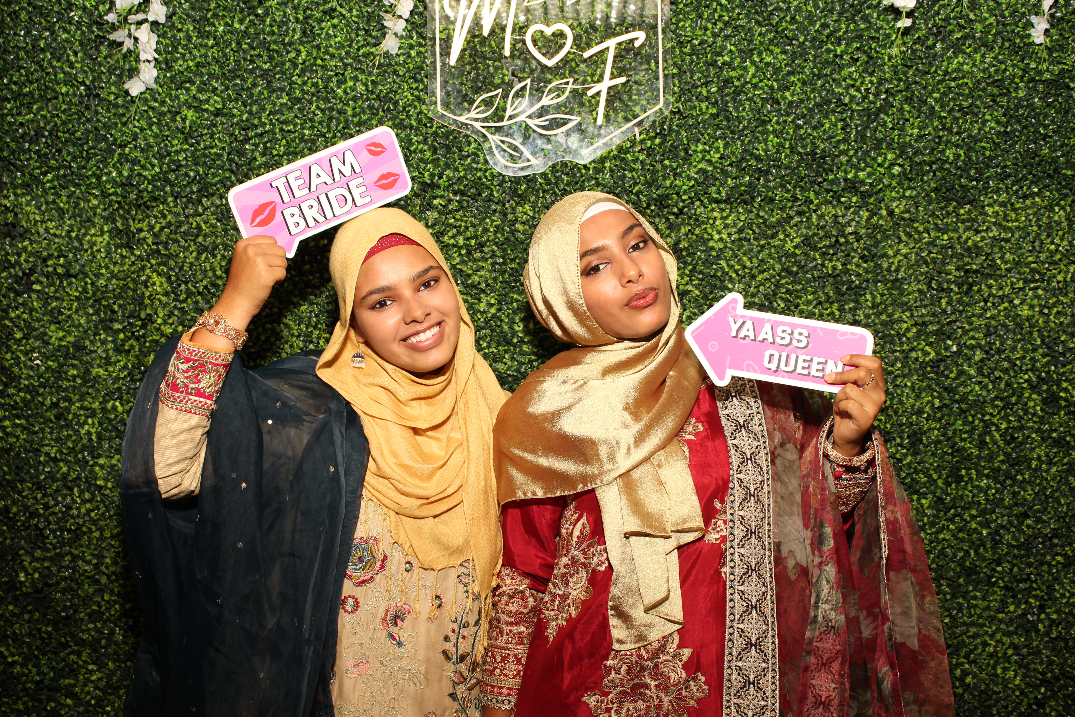Mehvish & Fayaaz | View more photos from the event at gallery.photoboothcincy.com/u/PhotoBoothCincy/Mehvish-Fayaaz