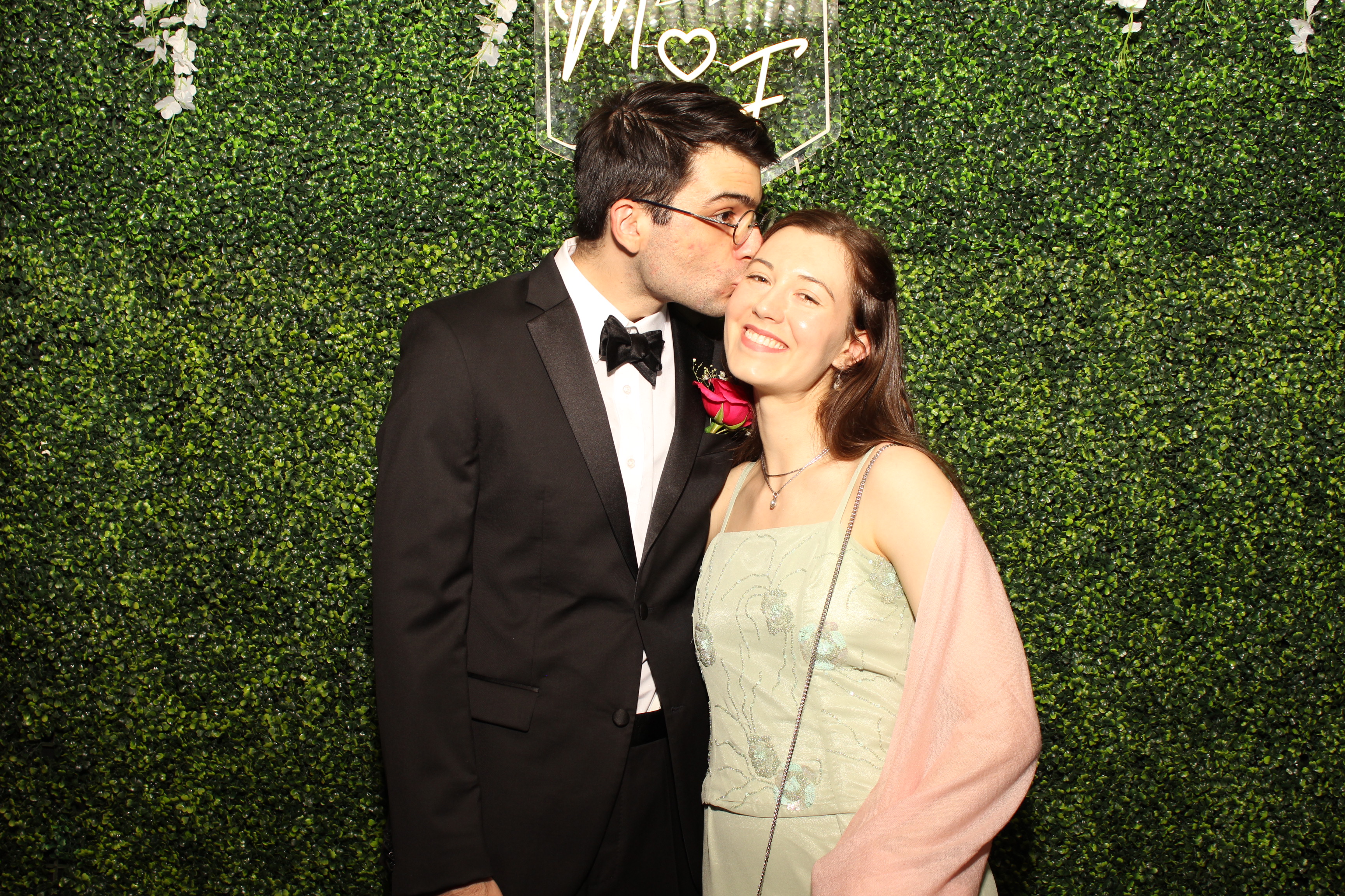 Mehvish & Fayaaz | View more photos from the event at gallery.photoboothcincy.com/u/PhotoBoothCincy/Mehvish-Fayaaz