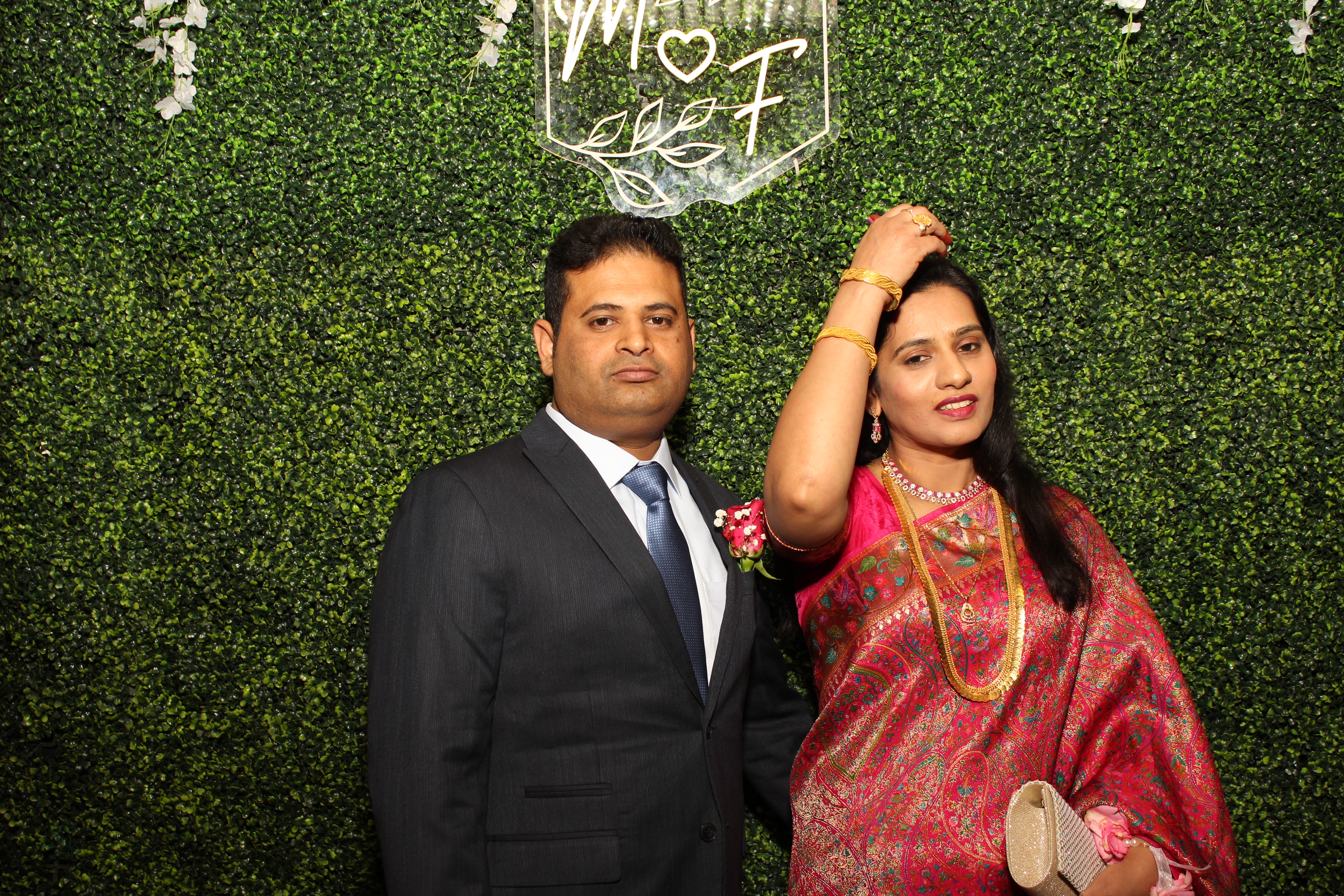 Mehvish & Fayaaz | View more photos from the event at gallery.photoboothcincy.com/u/PhotoBoothCincy/Mehvish-Fayaaz