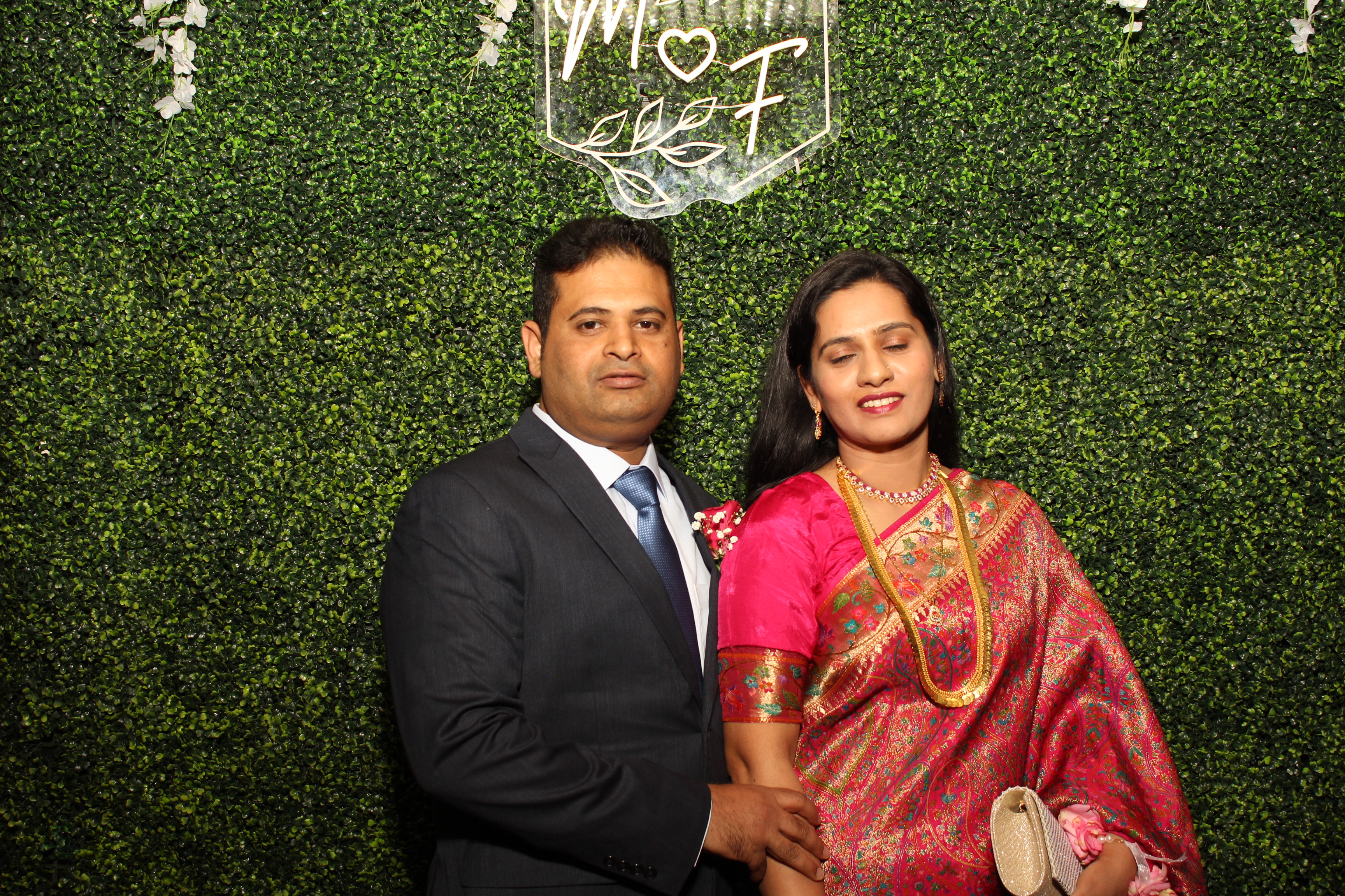 Mehvish & Fayaaz | View more photos from the event at gallery.photoboothcincy.com/u/PhotoBoothCincy/Mehvish-Fayaaz