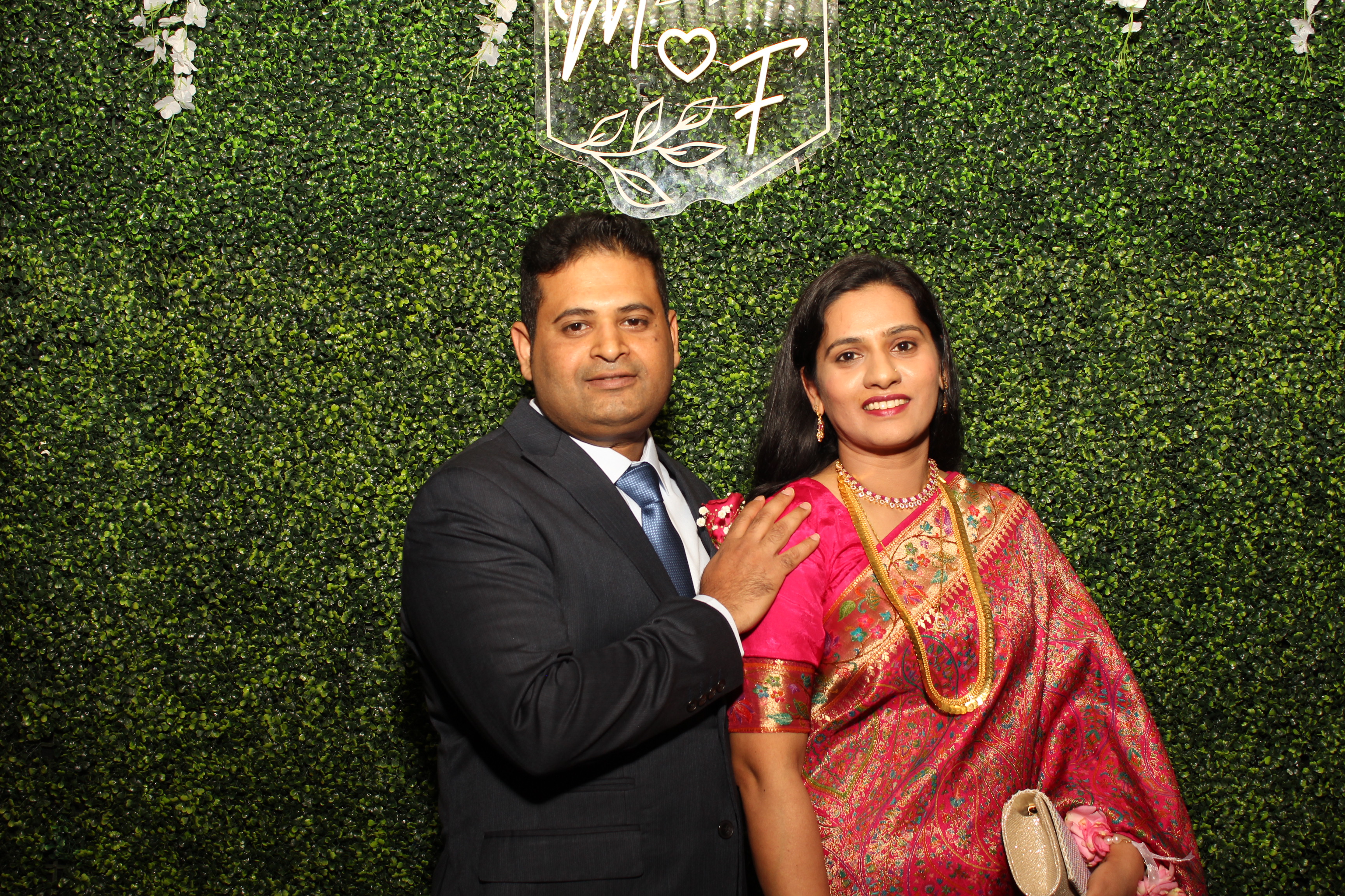 Mehvish & Fayaaz | View more photos from the event at gallery.photoboothcincy.com/u/PhotoBoothCincy/Mehvish-Fayaaz
