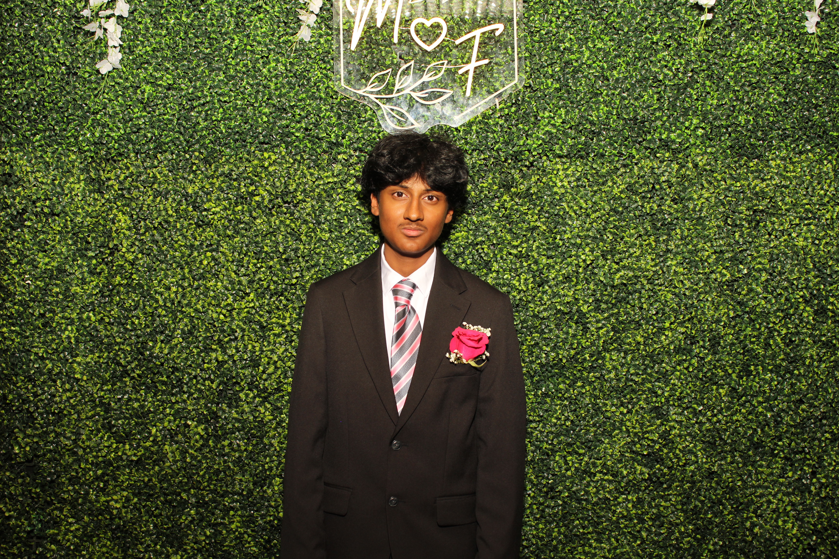 Mehvish & Fayaaz | View more photos from the event at gallery.photoboothcincy.com/u/PhotoBoothCincy/Mehvish-Fayaaz
