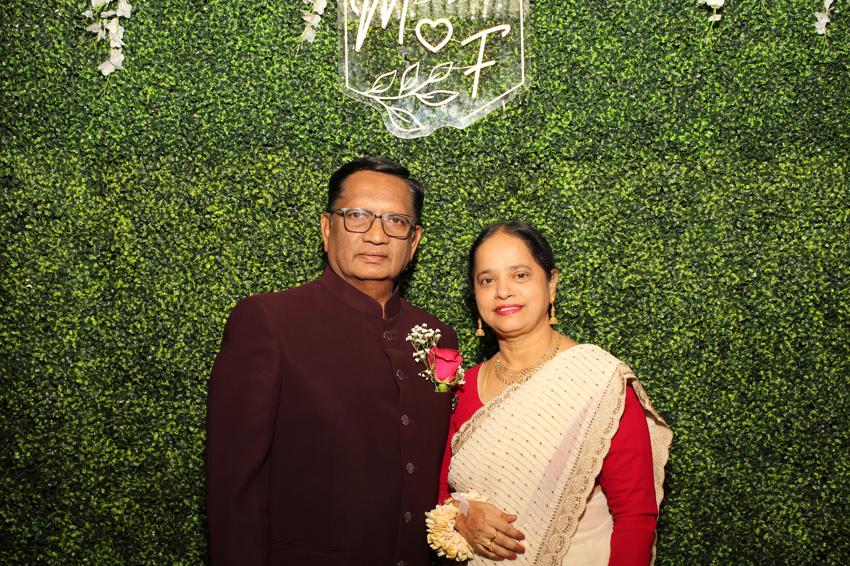 Mehvish & Fayaaz | View more photos from the event at gallery.photoboothcincy.com/u/PhotoBoothCincy/Mehvish-Fayaaz