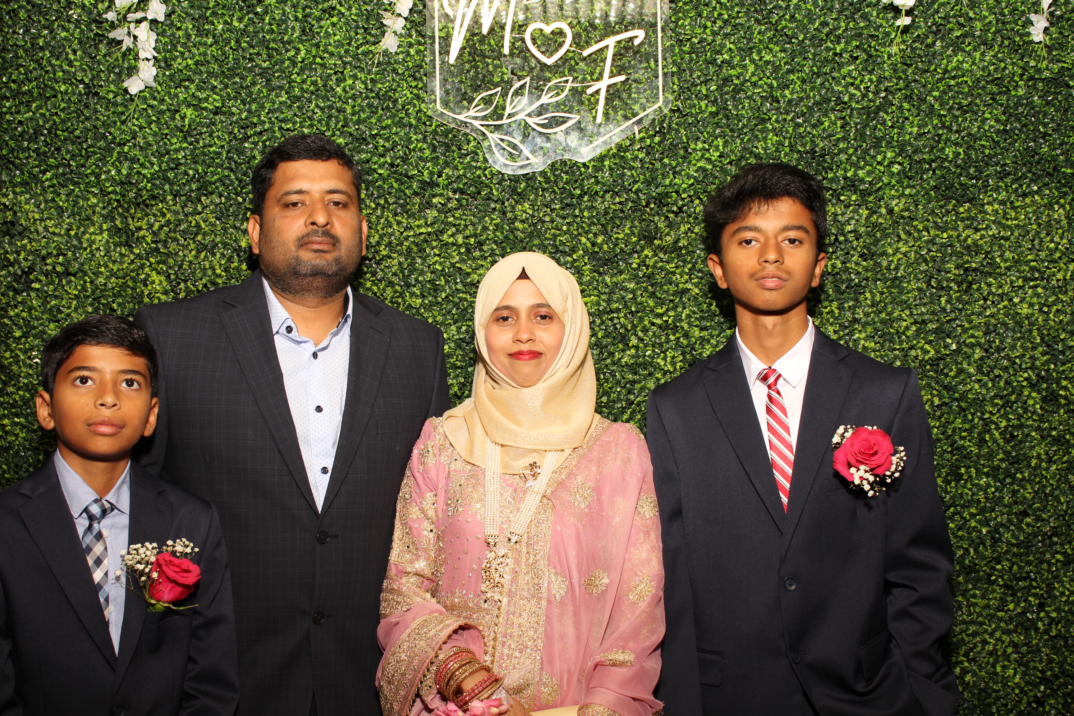 Mehvish & Fayaaz | View more photos from the event at gallery.photoboothcincy.com/u/PhotoBoothCincy/Mehvish-Fayaaz