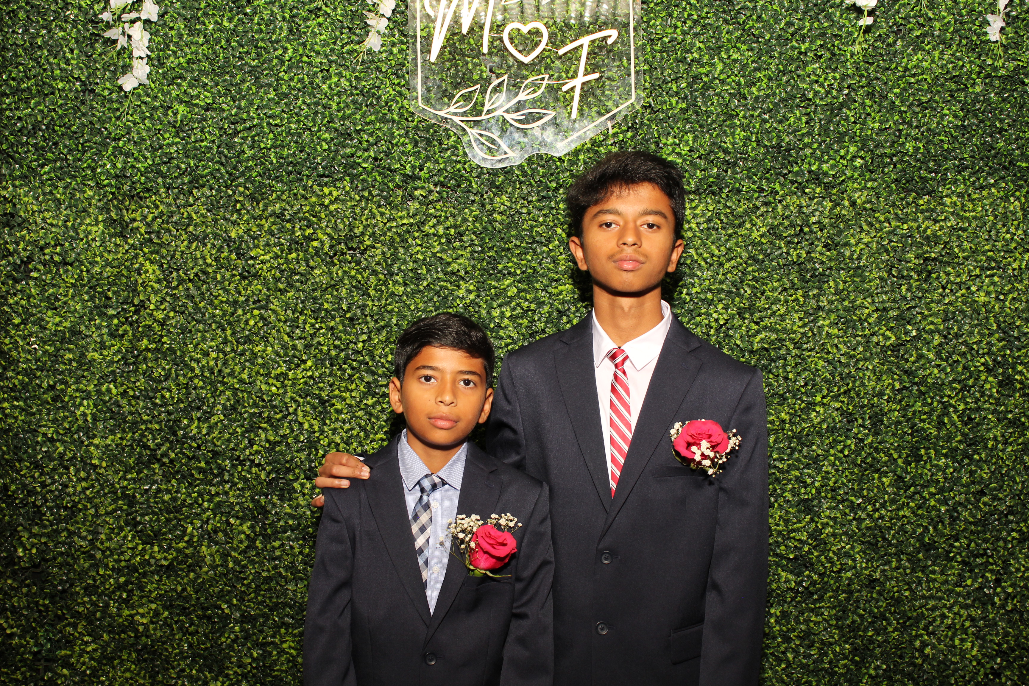 Mehvish & Fayaaz | View more photos from the event at gallery.photoboothcincy.com/u/PhotoBoothCincy/Mehvish-Fayaaz