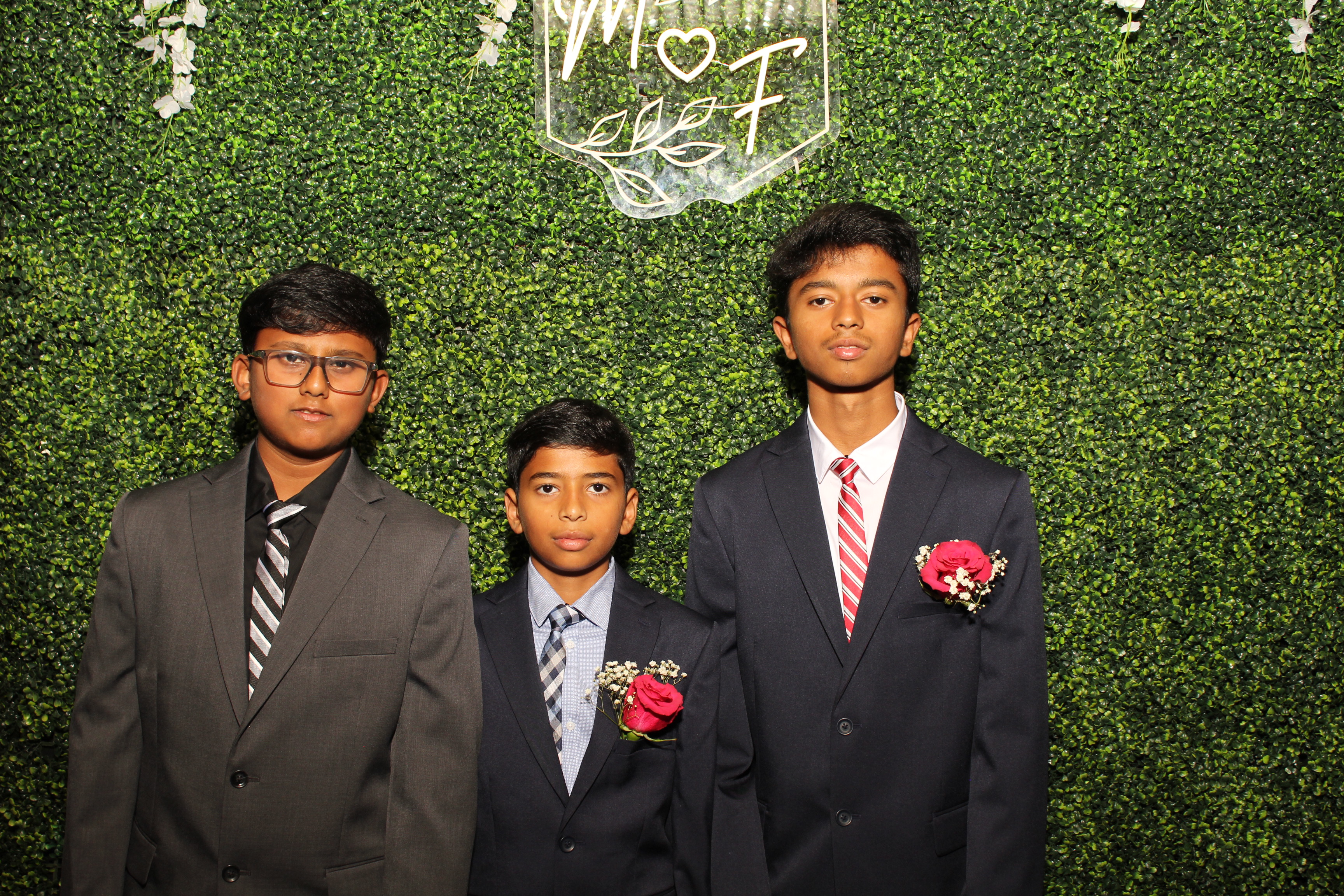 Mehvish & Fayaaz | View more photos from the event at gallery.photoboothcincy.com/u/PhotoBoothCincy/Mehvish-Fayaaz