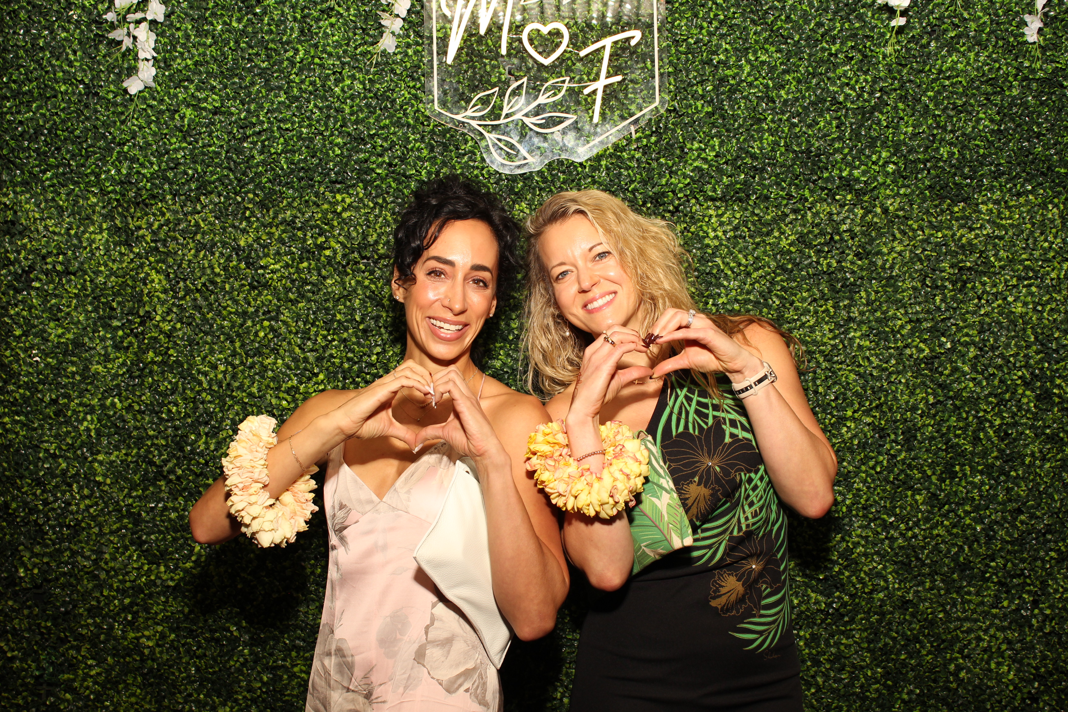 Mehvish & Fayaaz | View more photos from the event at gallery.photoboothcincy.com/u/PhotoBoothCincy/Mehvish-Fayaaz