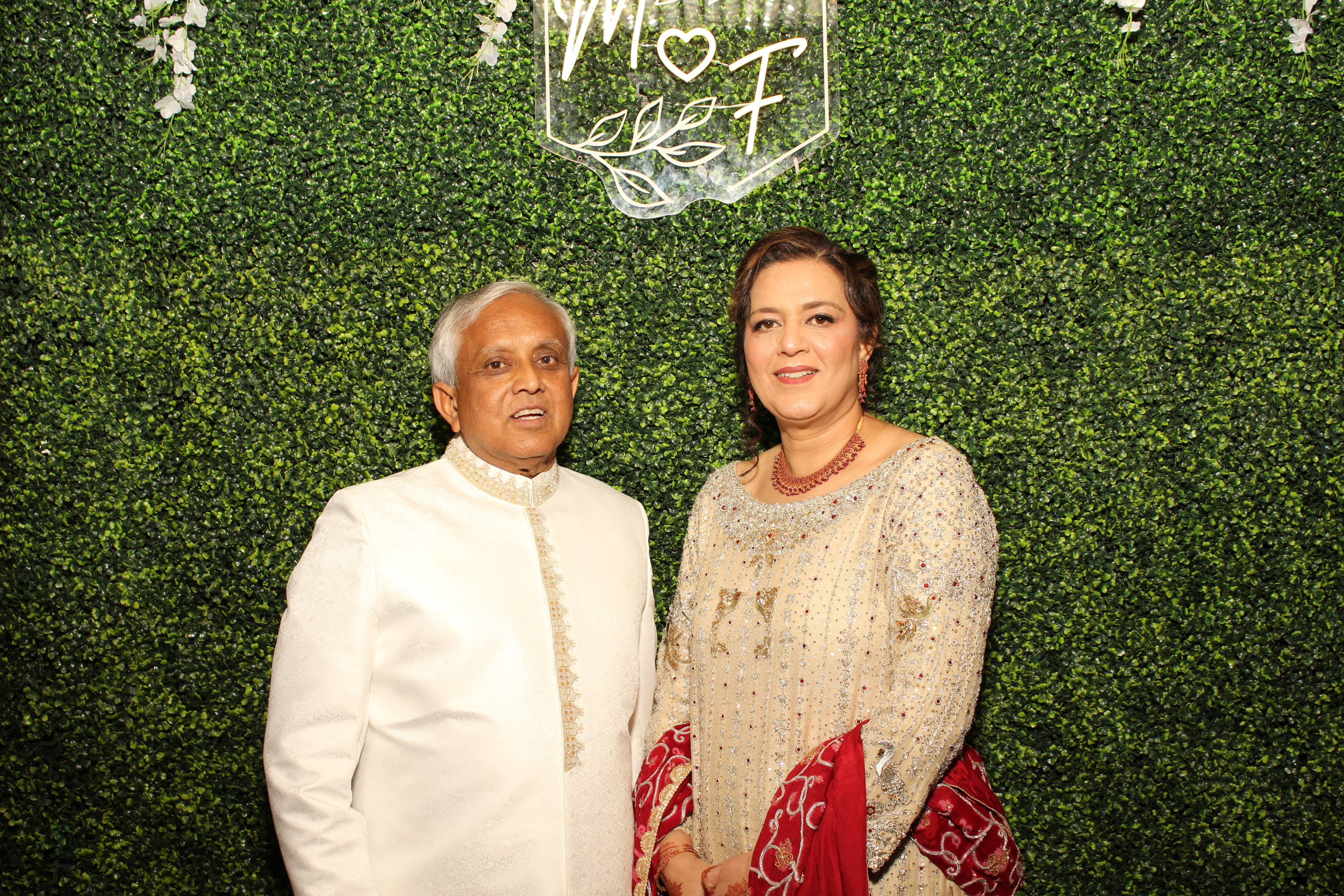 Mehvish & Fayaaz | View more photos from the event at gallery.photoboothcincy.com/u/PhotoBoothCincy/Mehvish-Fayaaz