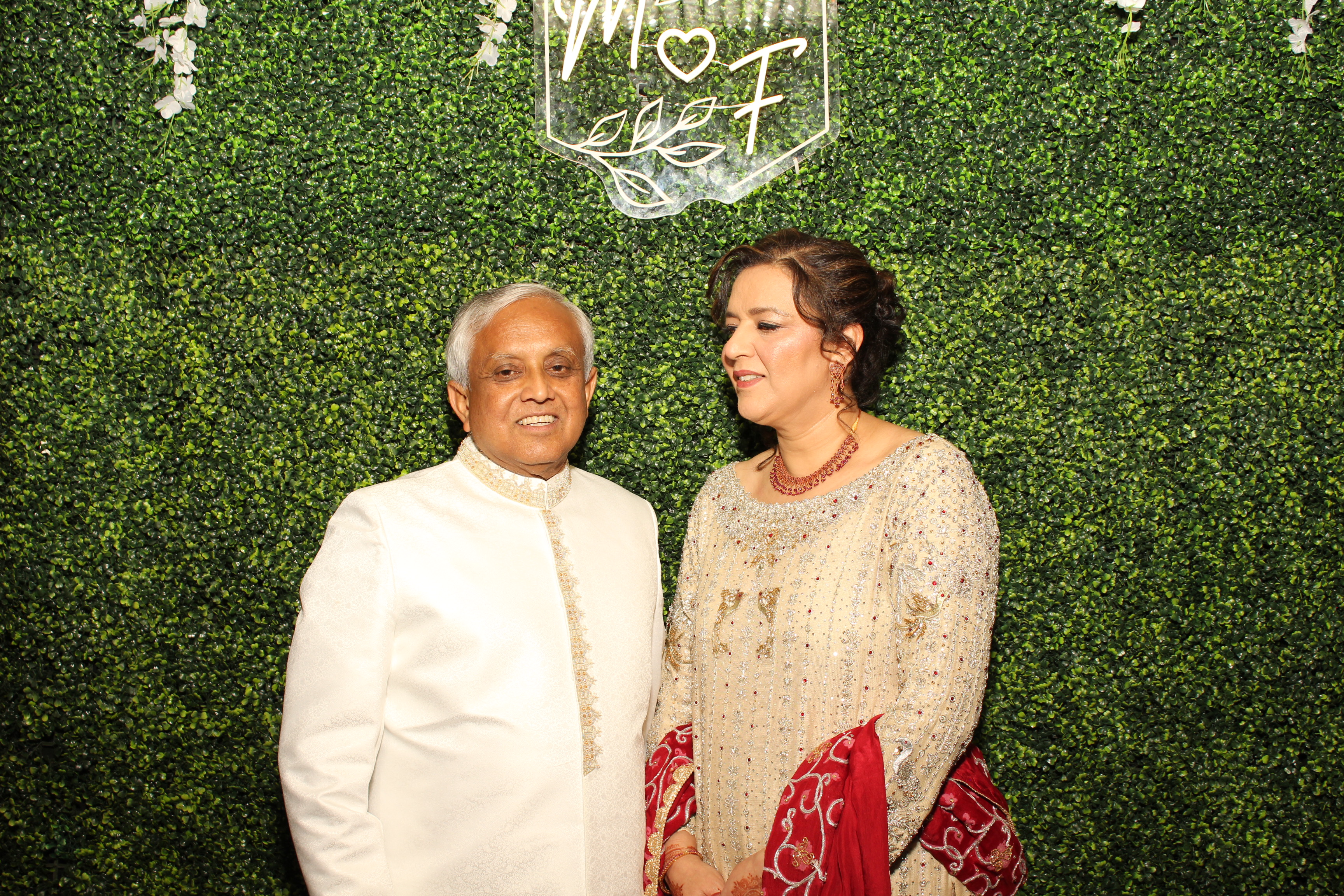 Mehvish & Fayaaz | View more photos from the event at gallery.photoboothcincy.com/u/PhotoBoothCincy/Mehvish-Fayaaz